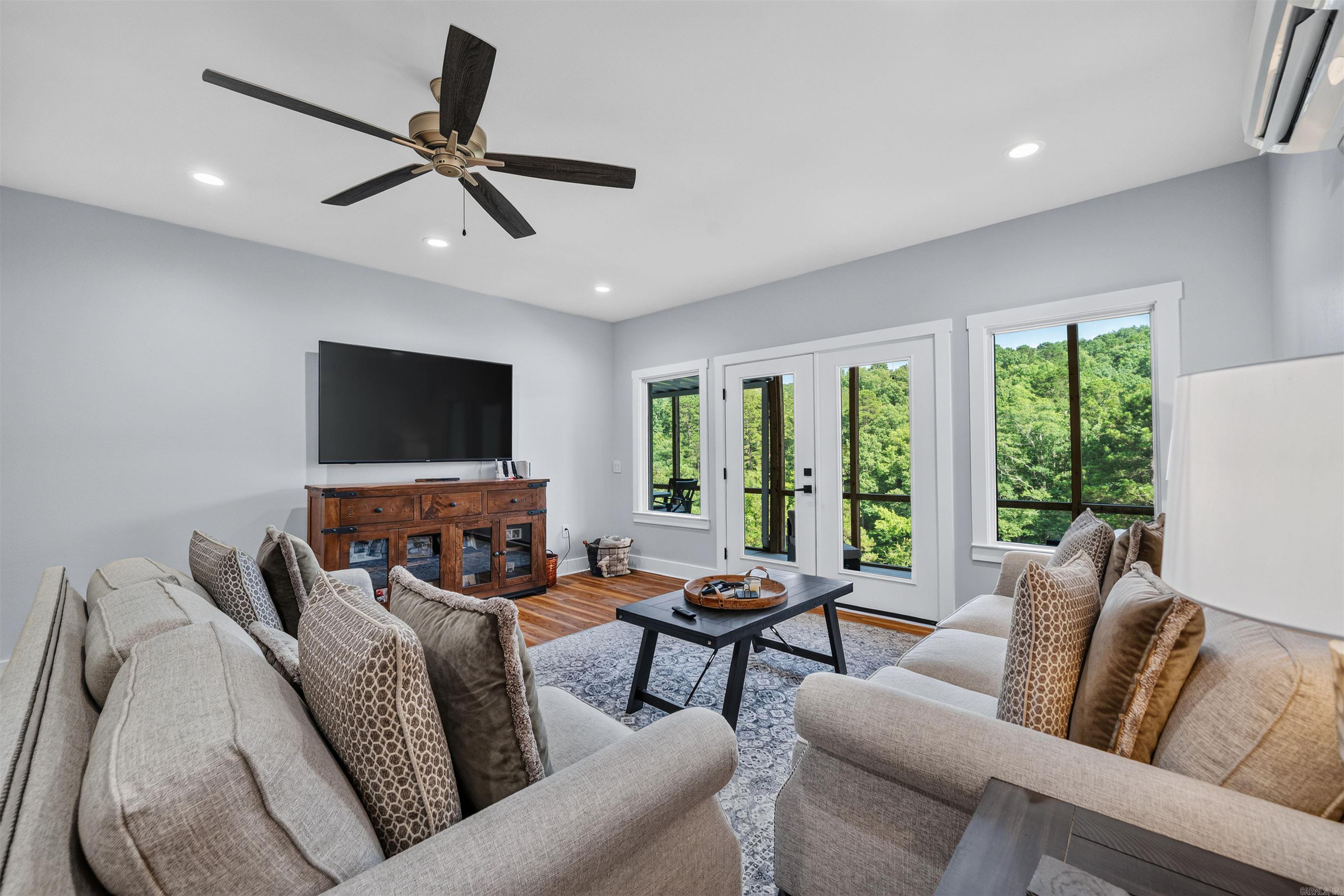 DIAMONDHEAD - Residential