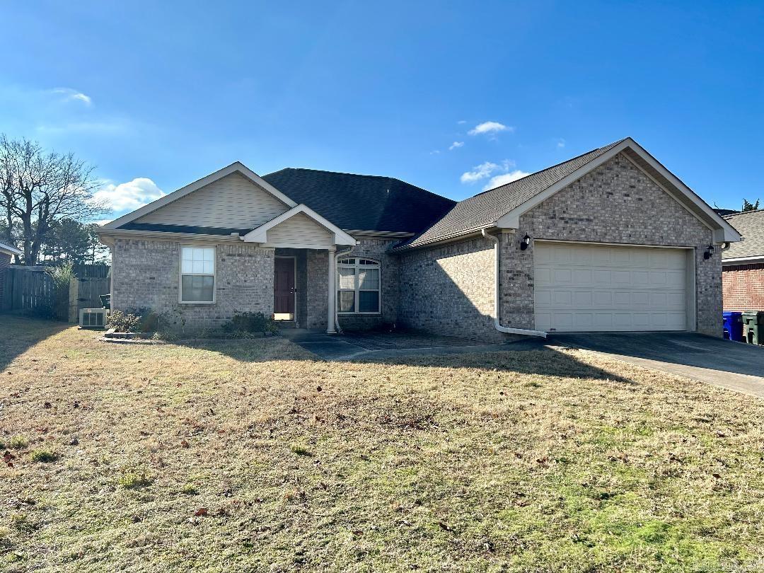 Perfect location to be near the happenings in Conway! Split floor plan, 10' ceilings in living room and formal dining room. Need a place for an office? The formal dining room can easily be used for just that! Spacious primary bedroom with tray ceilings, bath features separate walk in shower and jet tub. Covered back patio area and fenced in backyard. This is a must see!
