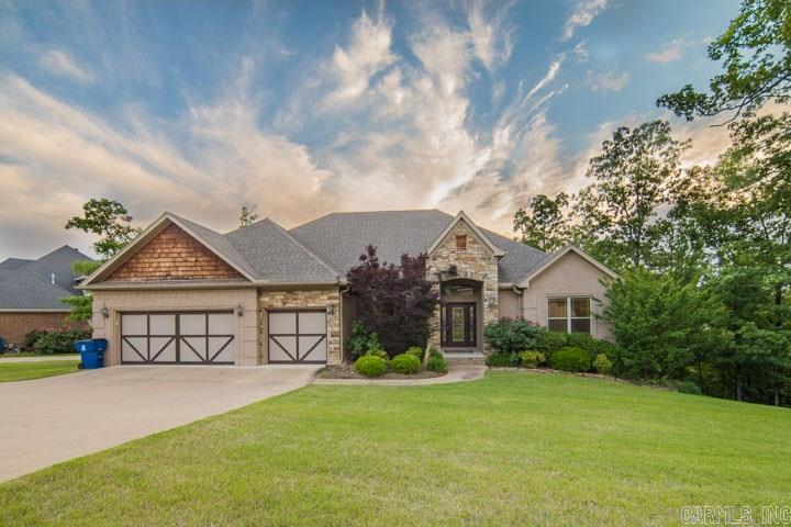 Private lot w/ greenbelt in Safe subdivision w/ golf+pool+tennis+more. Refinished hardwoods +tall ceilings +great views. Open plan: Dining+living/office =new built-ins. Eat-in Kitchen: granite island, breakfast bar, pantry, stainless apps (fridge stays) +Hearth Rm. Private master: new hardwoods +tray ceiling +his/her vanity +big closet +large seated shower +tub w/travertine. Big laundry: wet bar+washer/dryer stay. Guests: granite vanity+walk-in closet. New sun room: granite bar+deck. New Workshop crawlspace