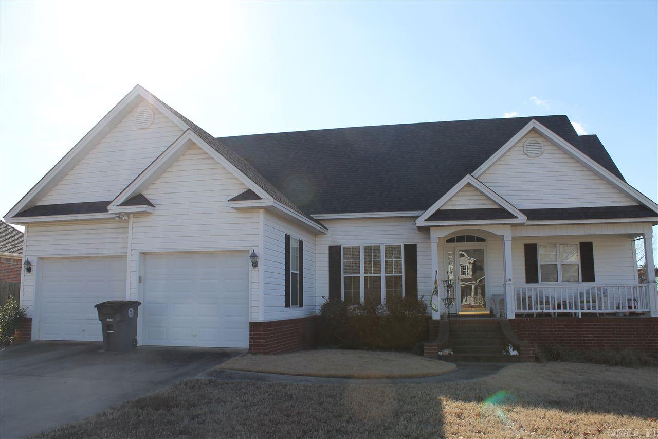 This Traditional home sits on a large lot and has great curb appeal.  Open floor plan with Dining and Den open for great entertaining.  Gas Log fireplace and vaulted ceiling in the Den.  3 bedroom, 2 bath and an office.  Fenced in backyard.