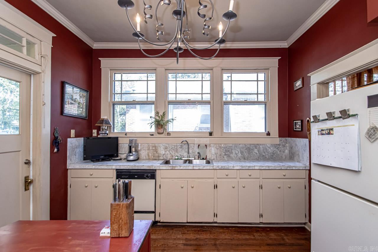 PULASKI HEIGHTS - Residential