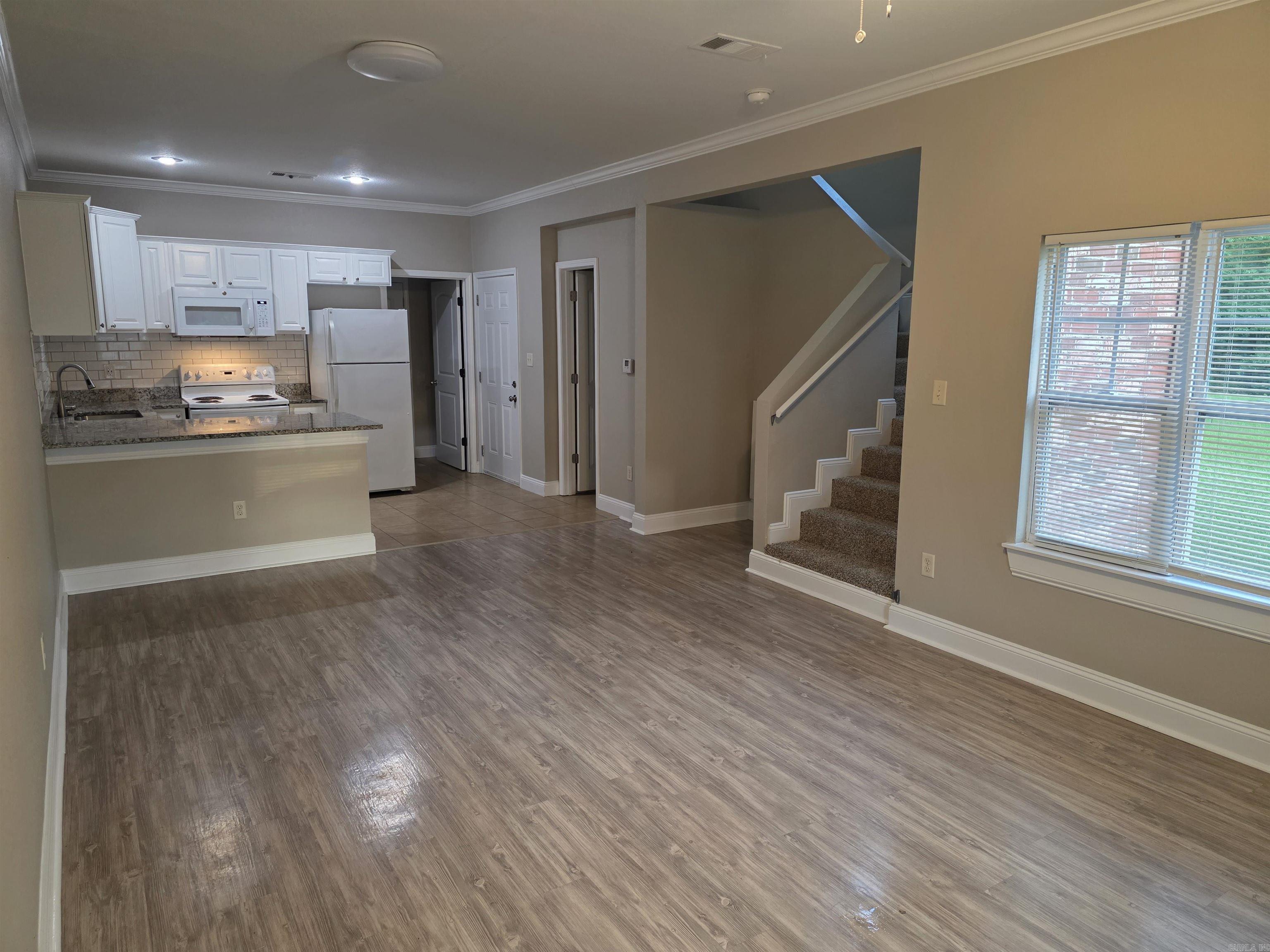 CAMRY COURT - Residential Lease