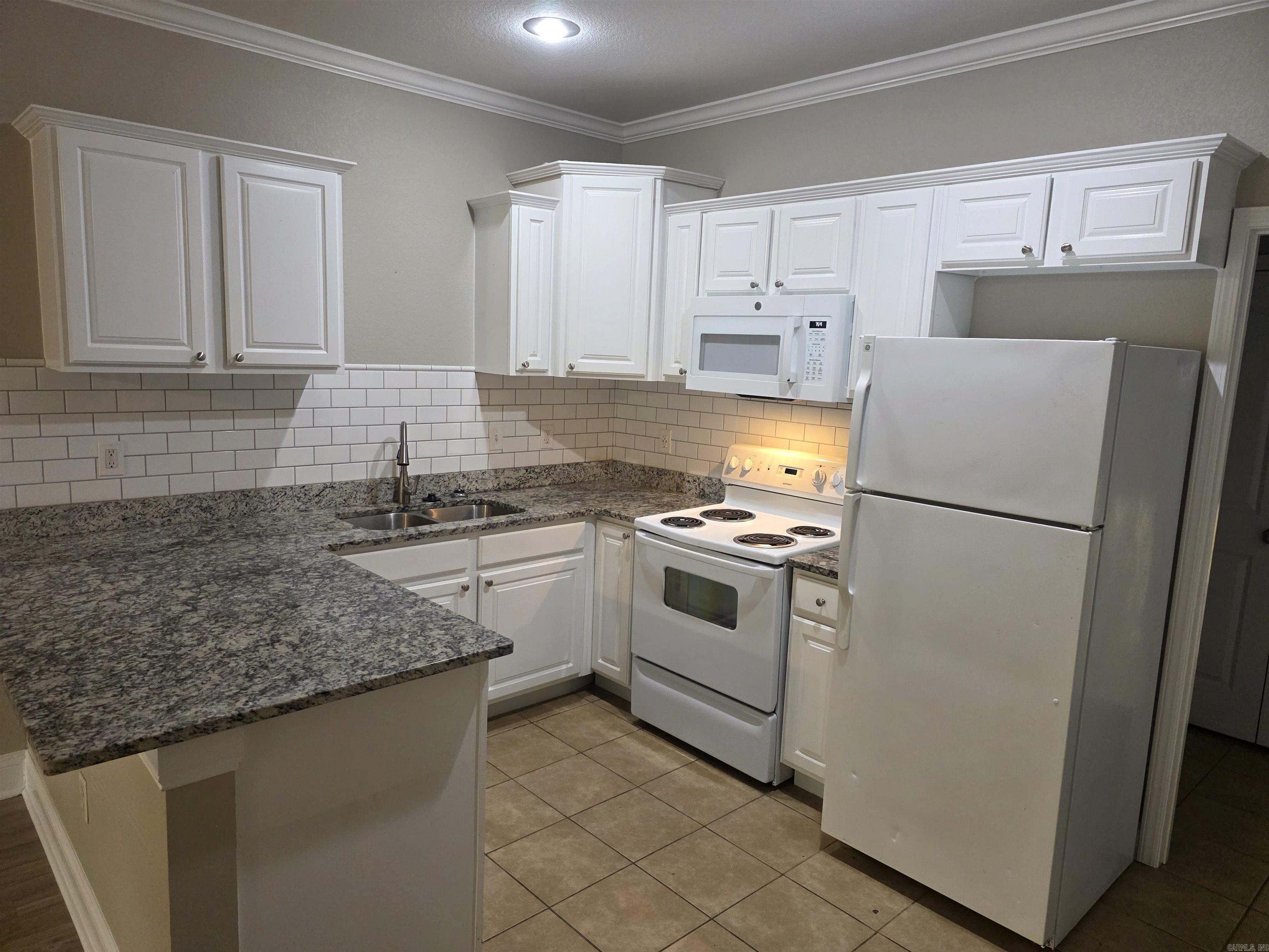 CAMRY COURT - Residential Lease
