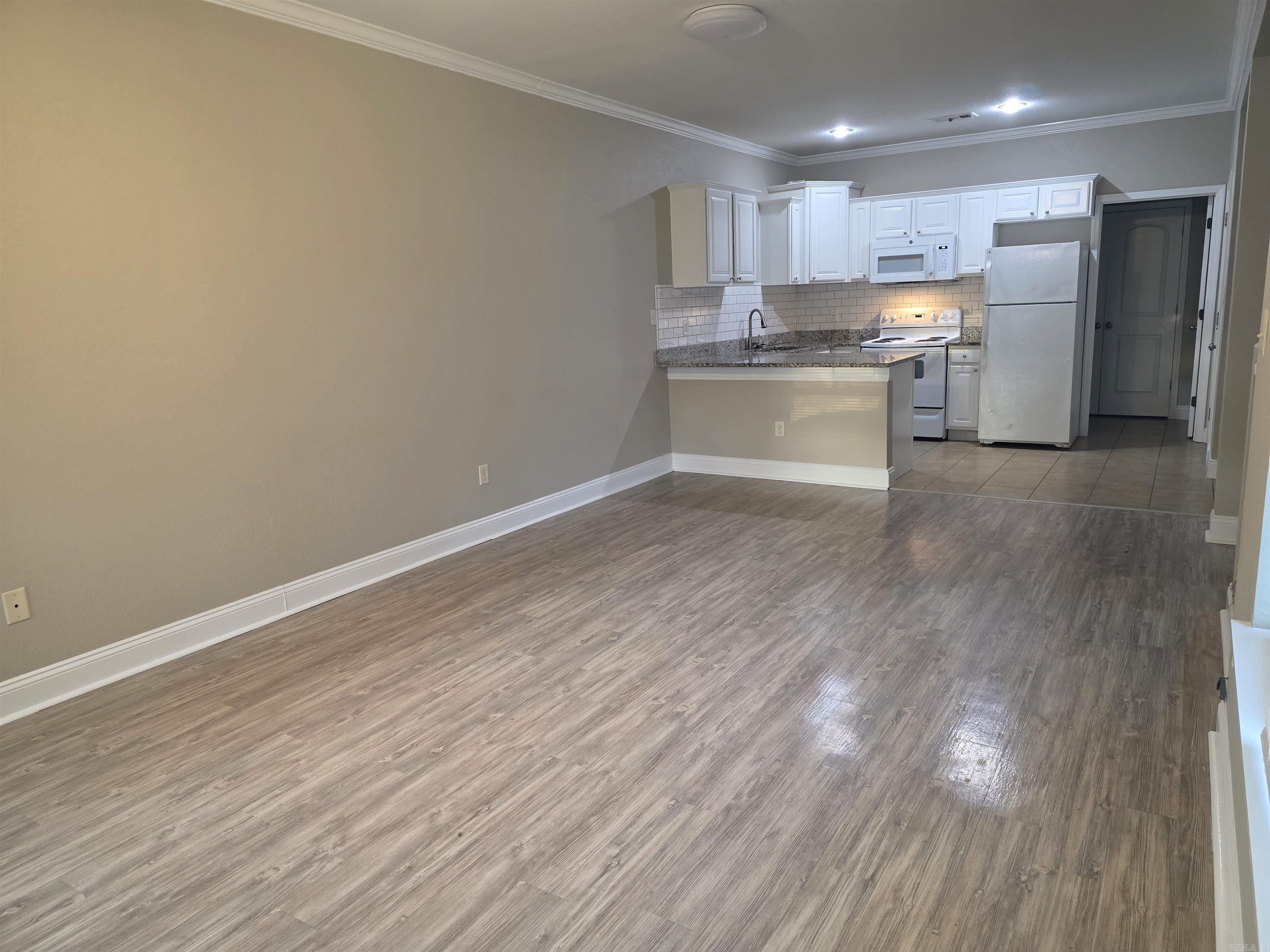 CAMRY COURT - Residential Lease