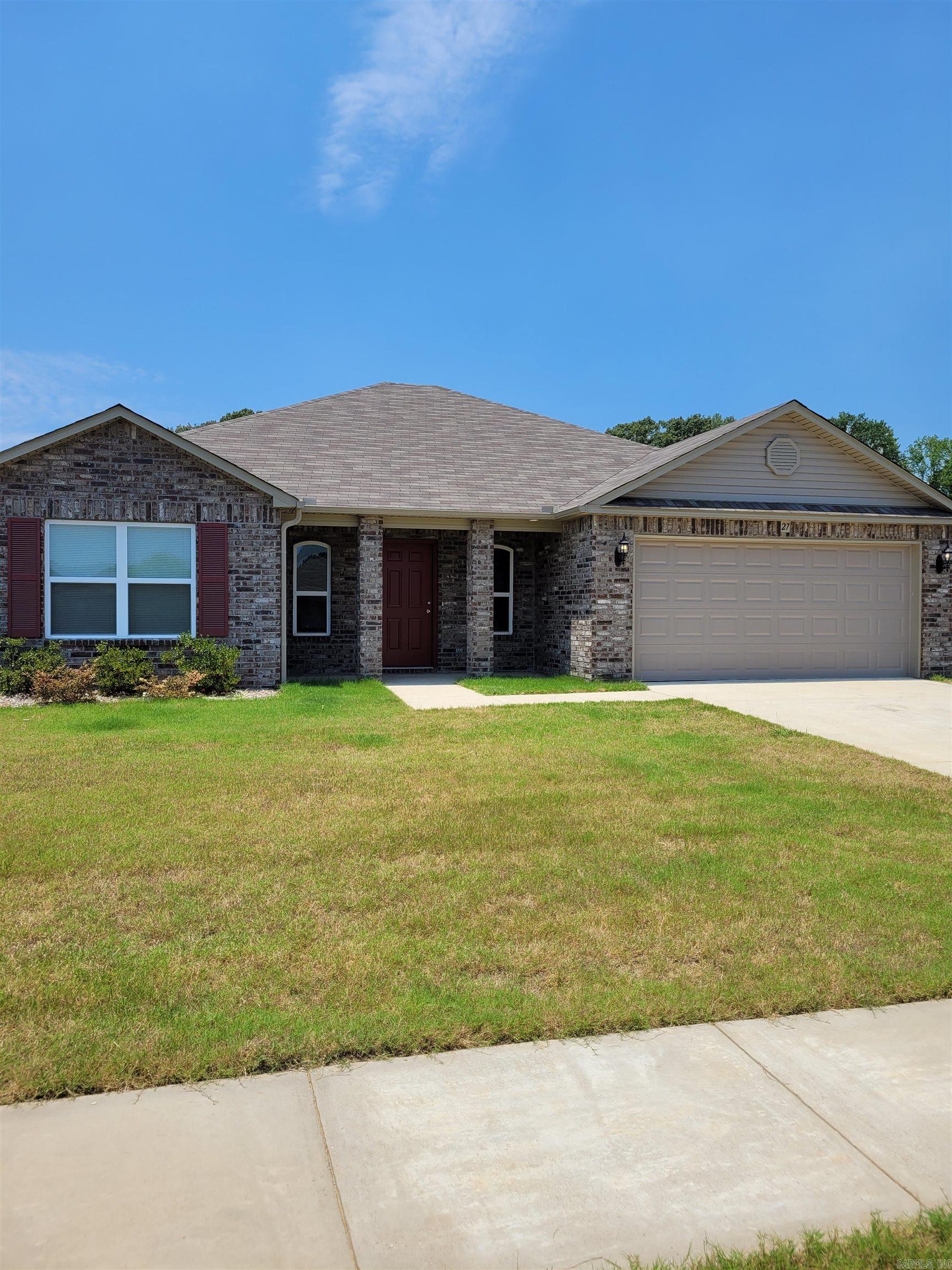 OAKLAND GROVE ESTATES - Residential Lease