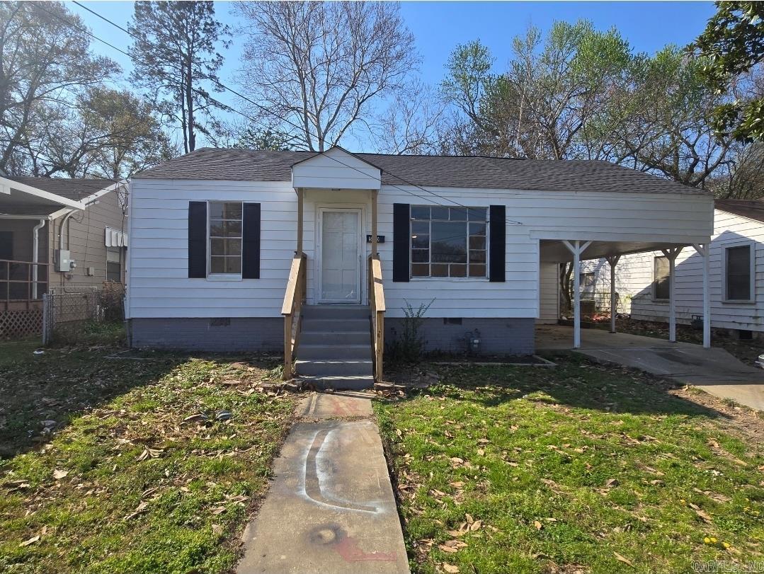 This cozy updated 2 bedroom, 1 bathroom is perfect for a Family or Roommates