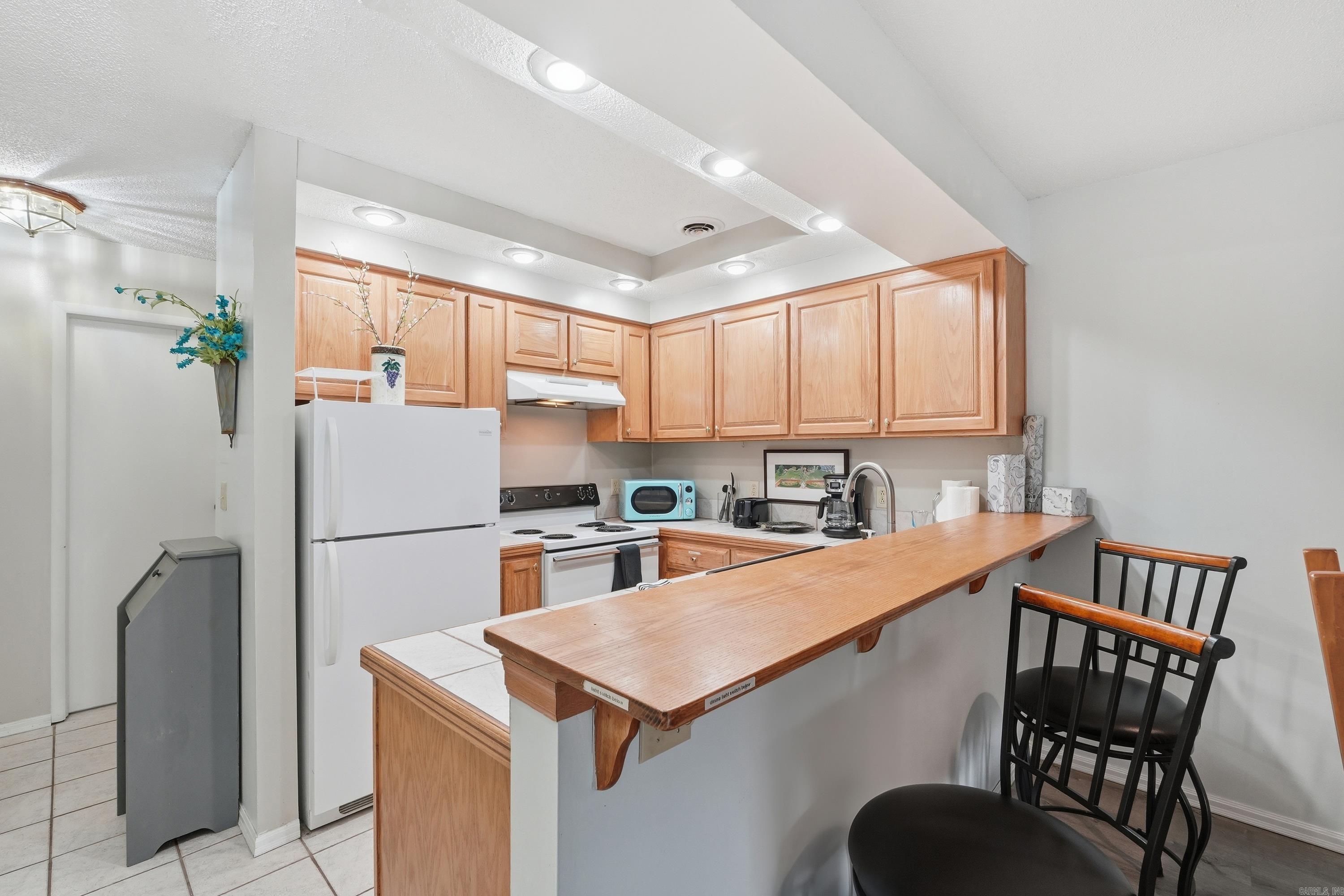 LAKEWOOD HILLS CONDO - Residential