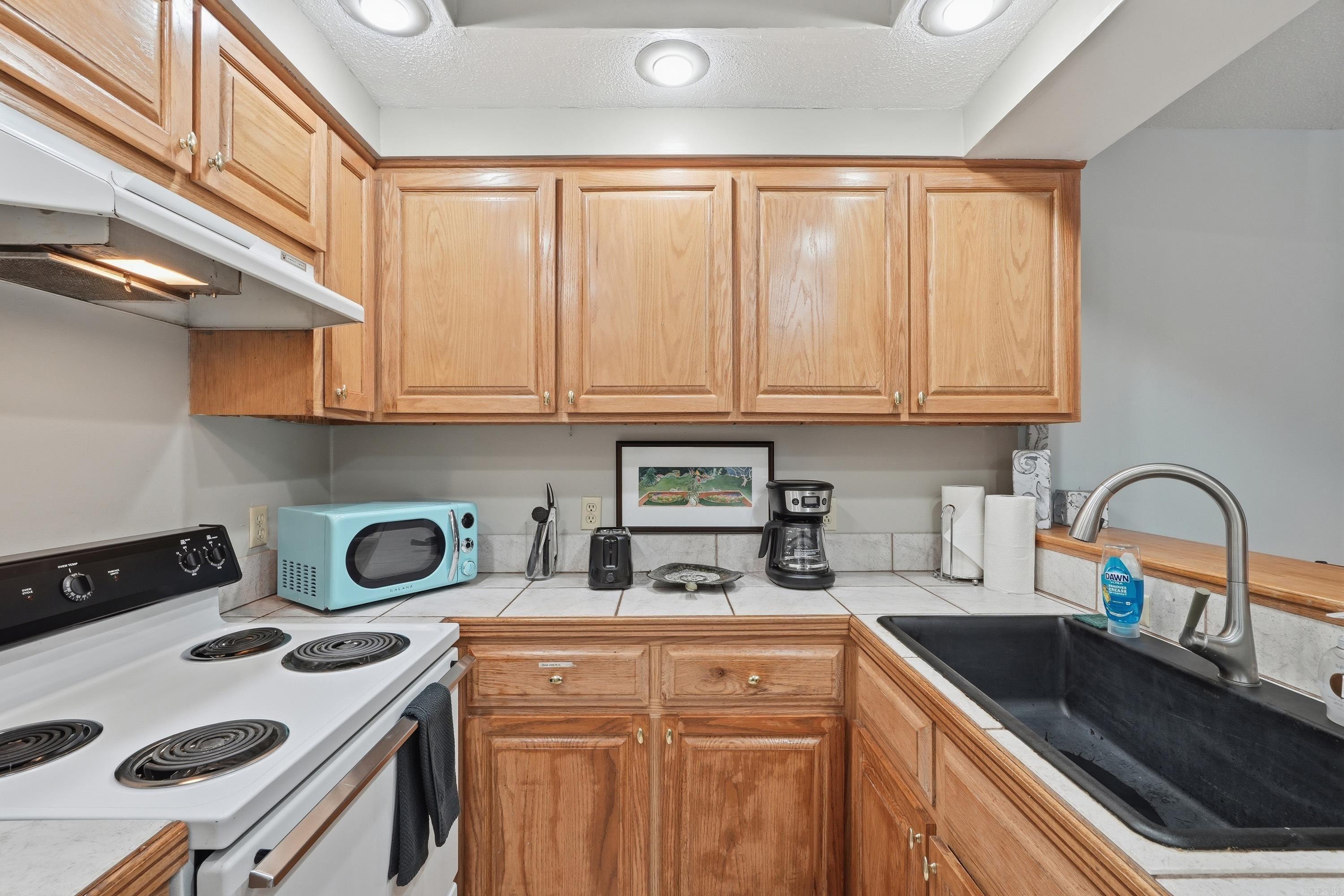 LAKEWOOD HILLS CONDO - Residential