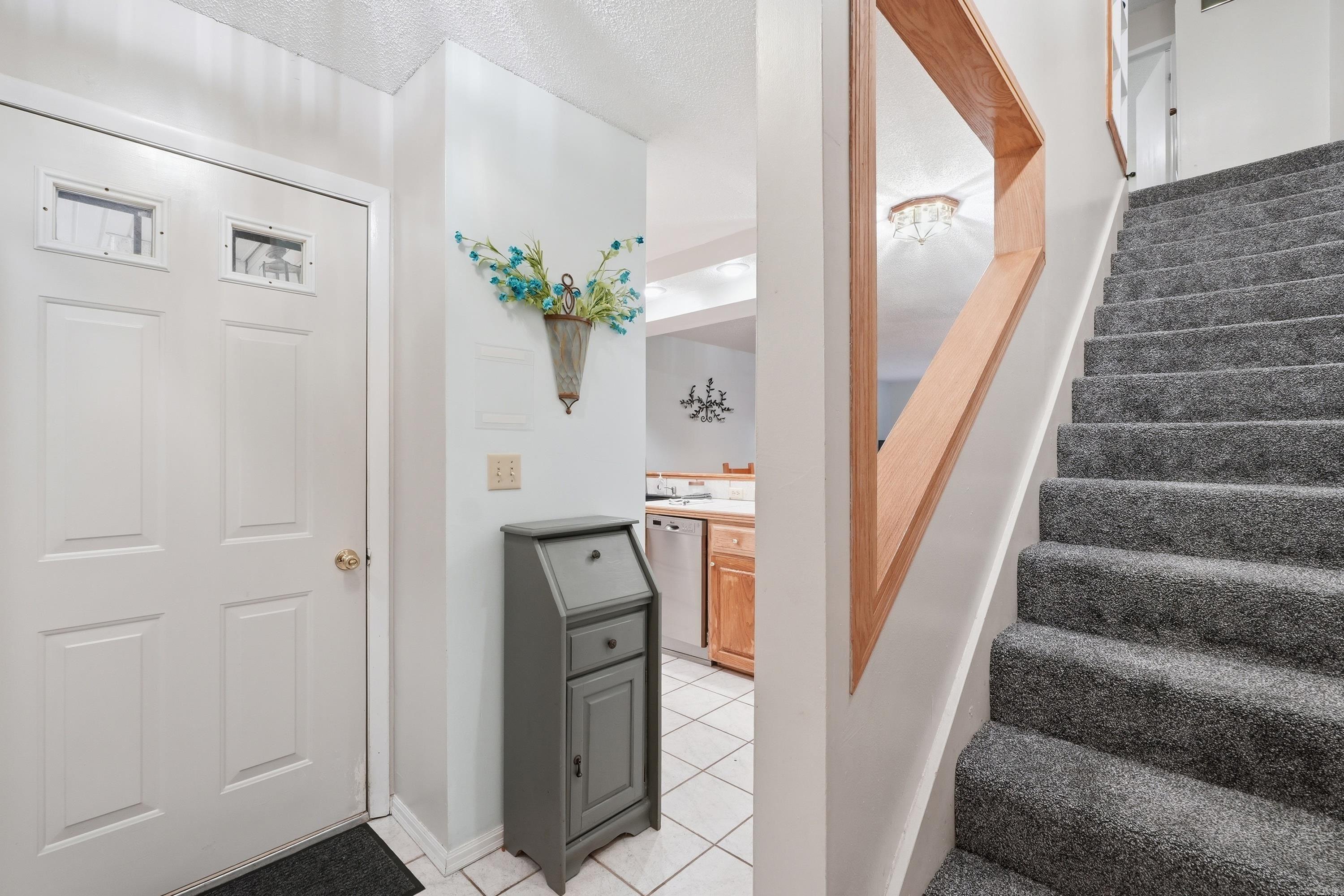LAKEWOOD HILLS CONDO - Residential