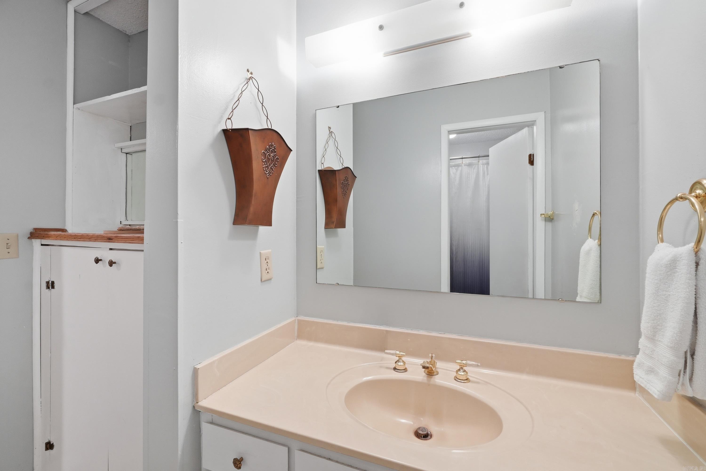 LAKEWOOD HILLS CONDO - Residential