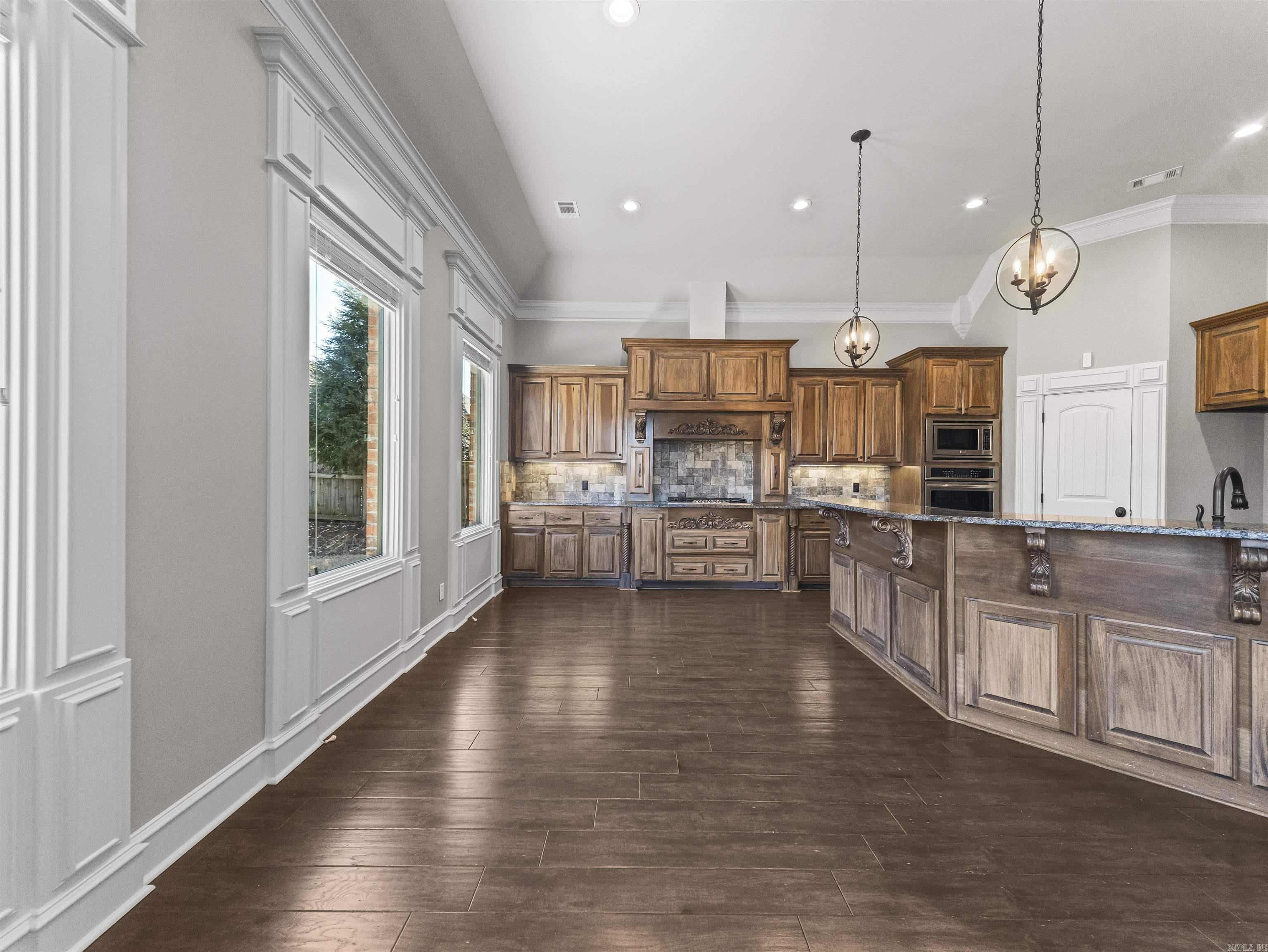ARLINGTON PARK - Residential