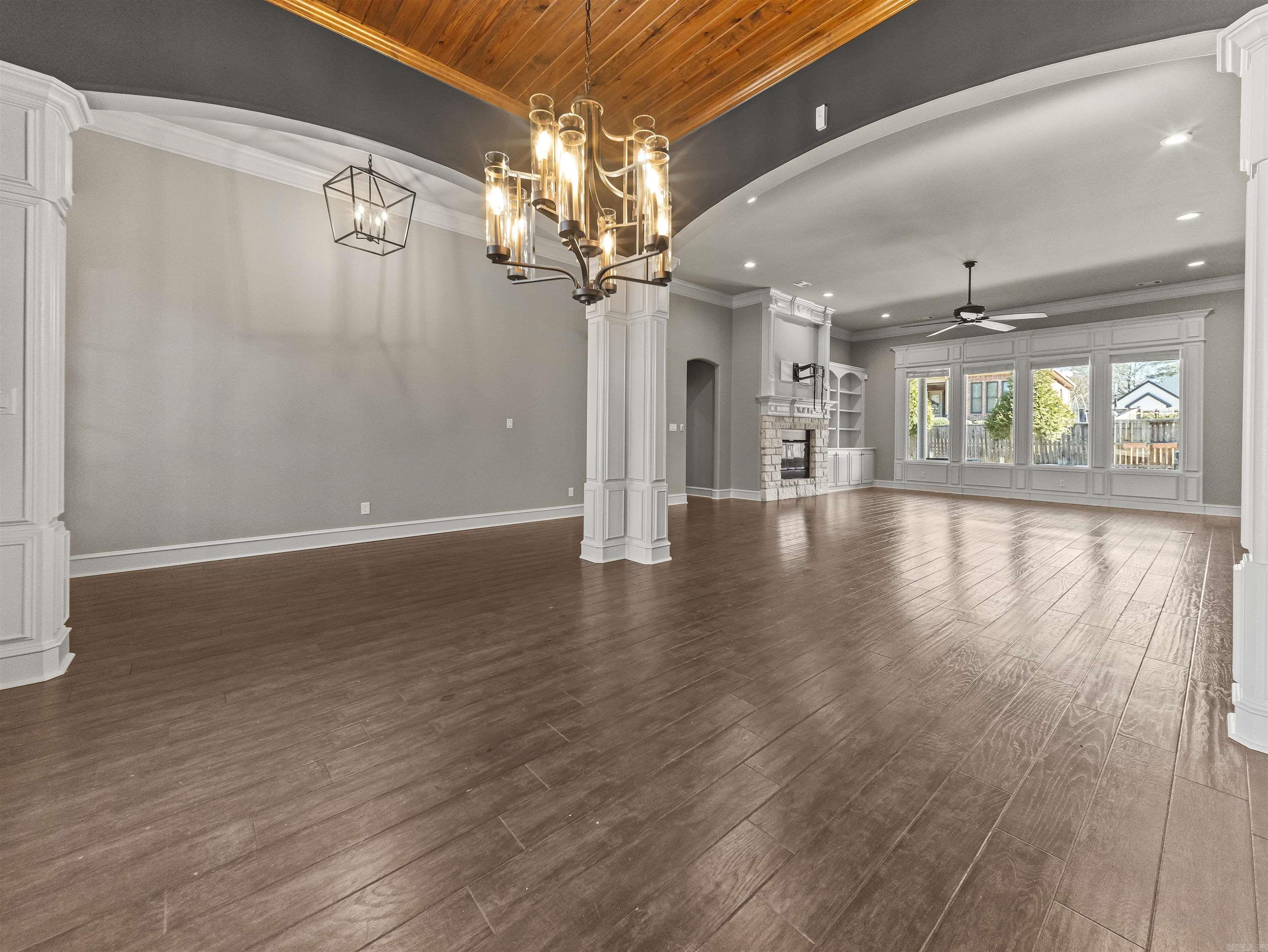 ARLINGTON PARK - Residential