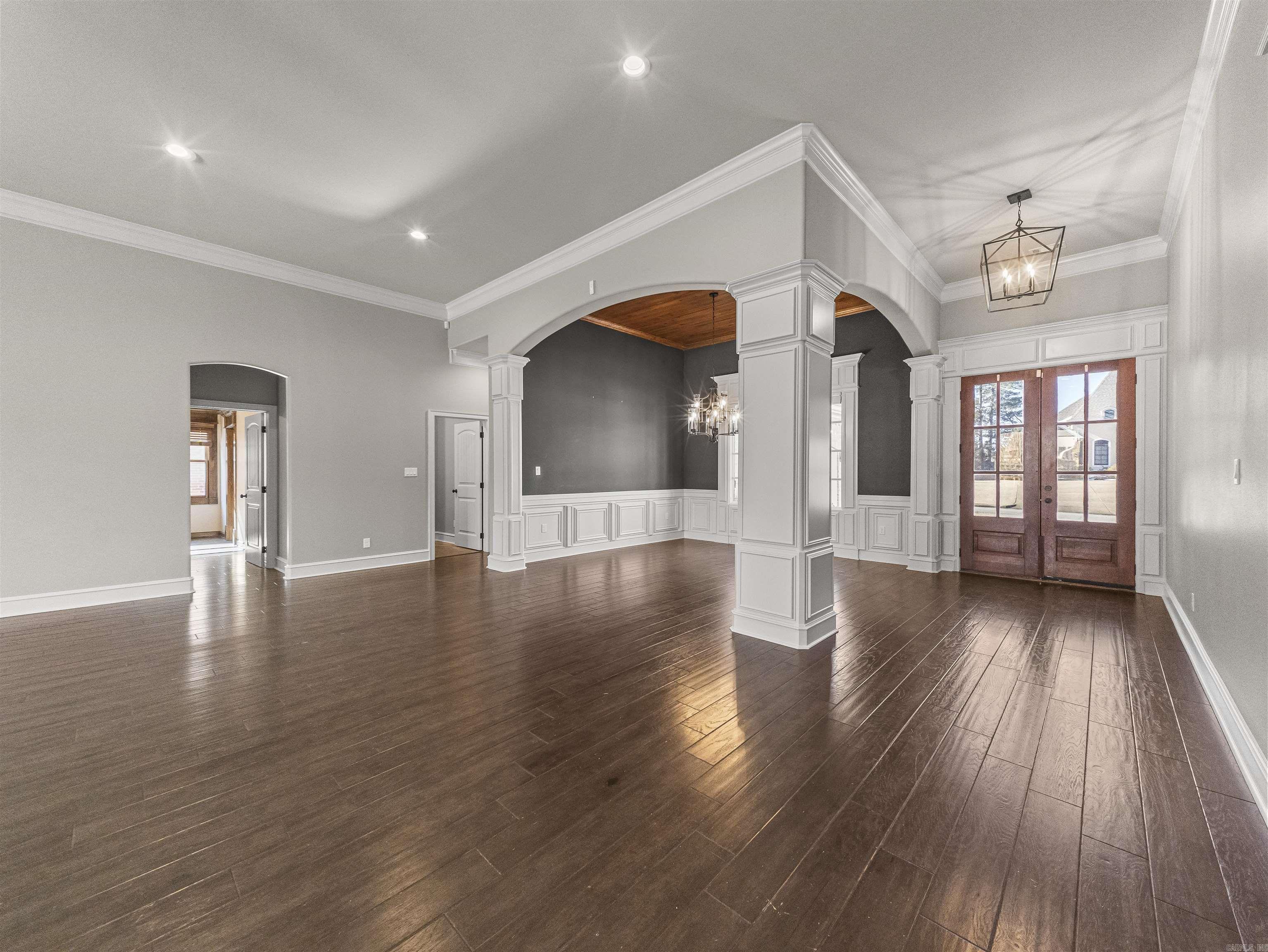 ARLINGTON PARK - Residential