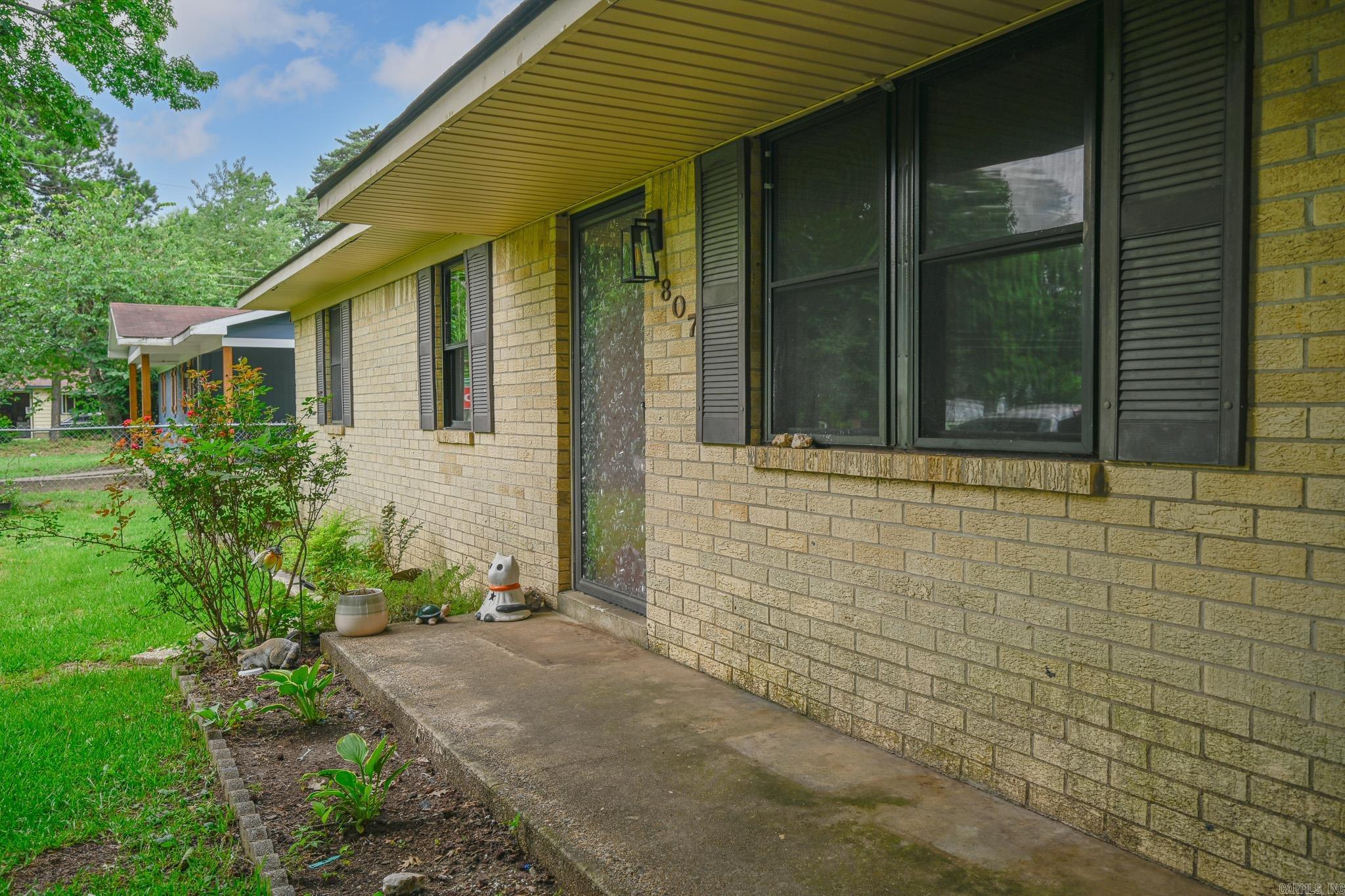 Halls Second - Residential