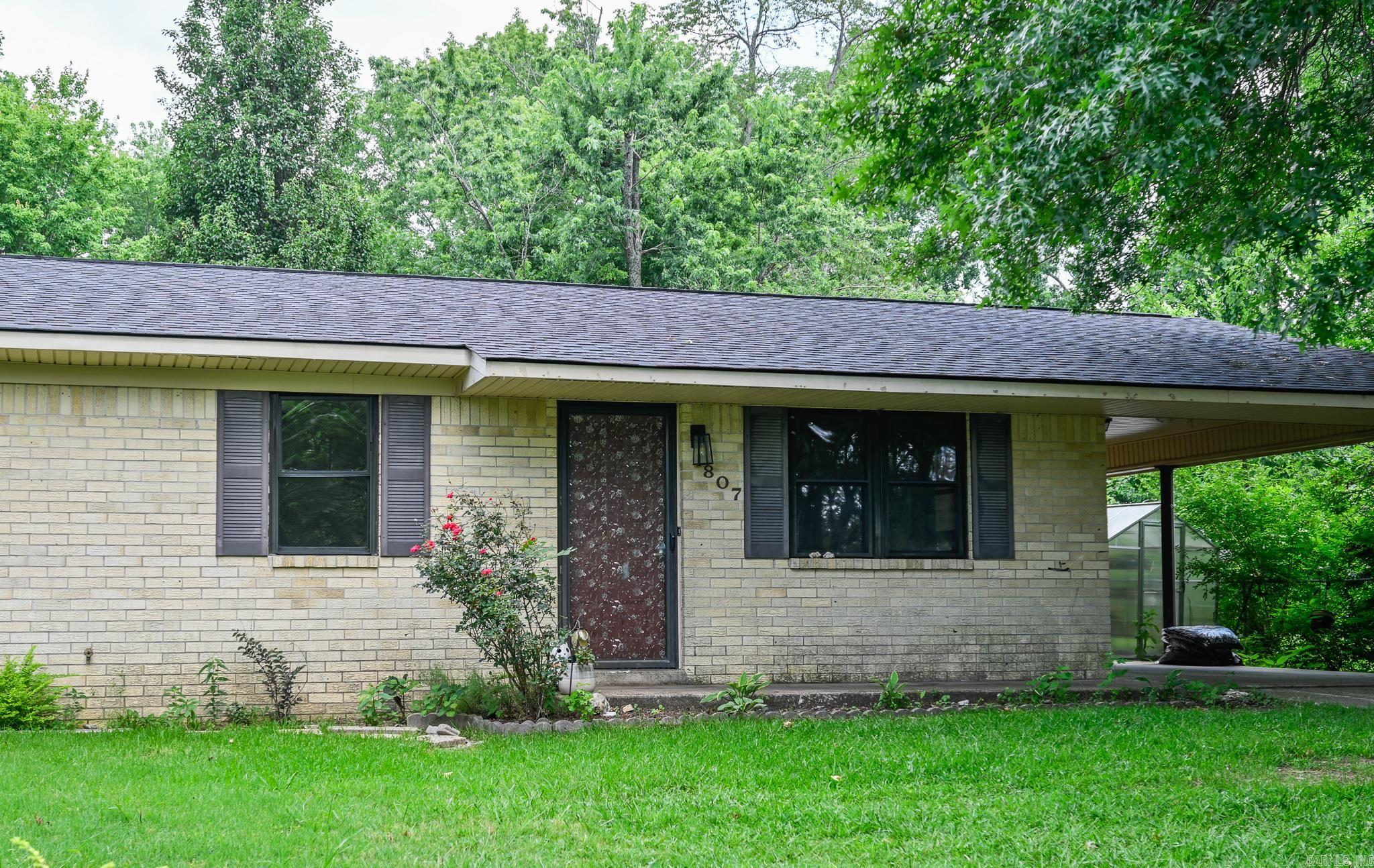 Halls Second - Residential