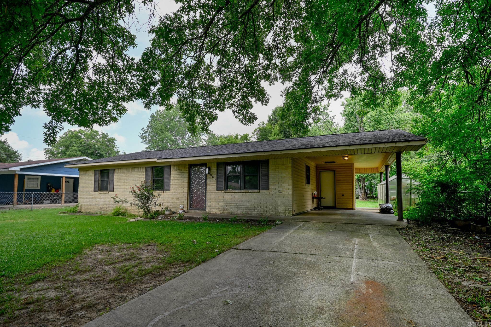 Halls Second - Residential