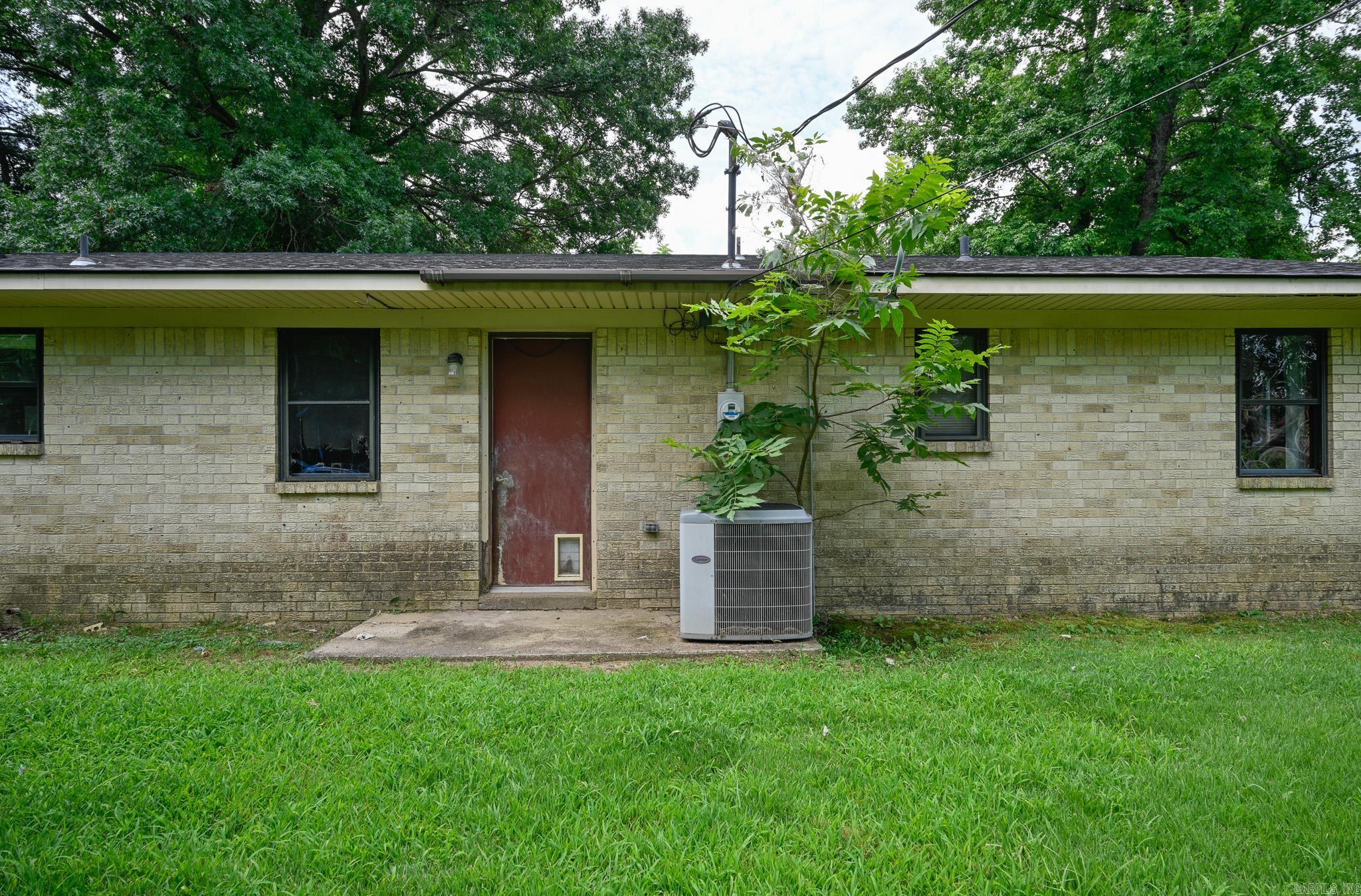 Halls Second - Residential