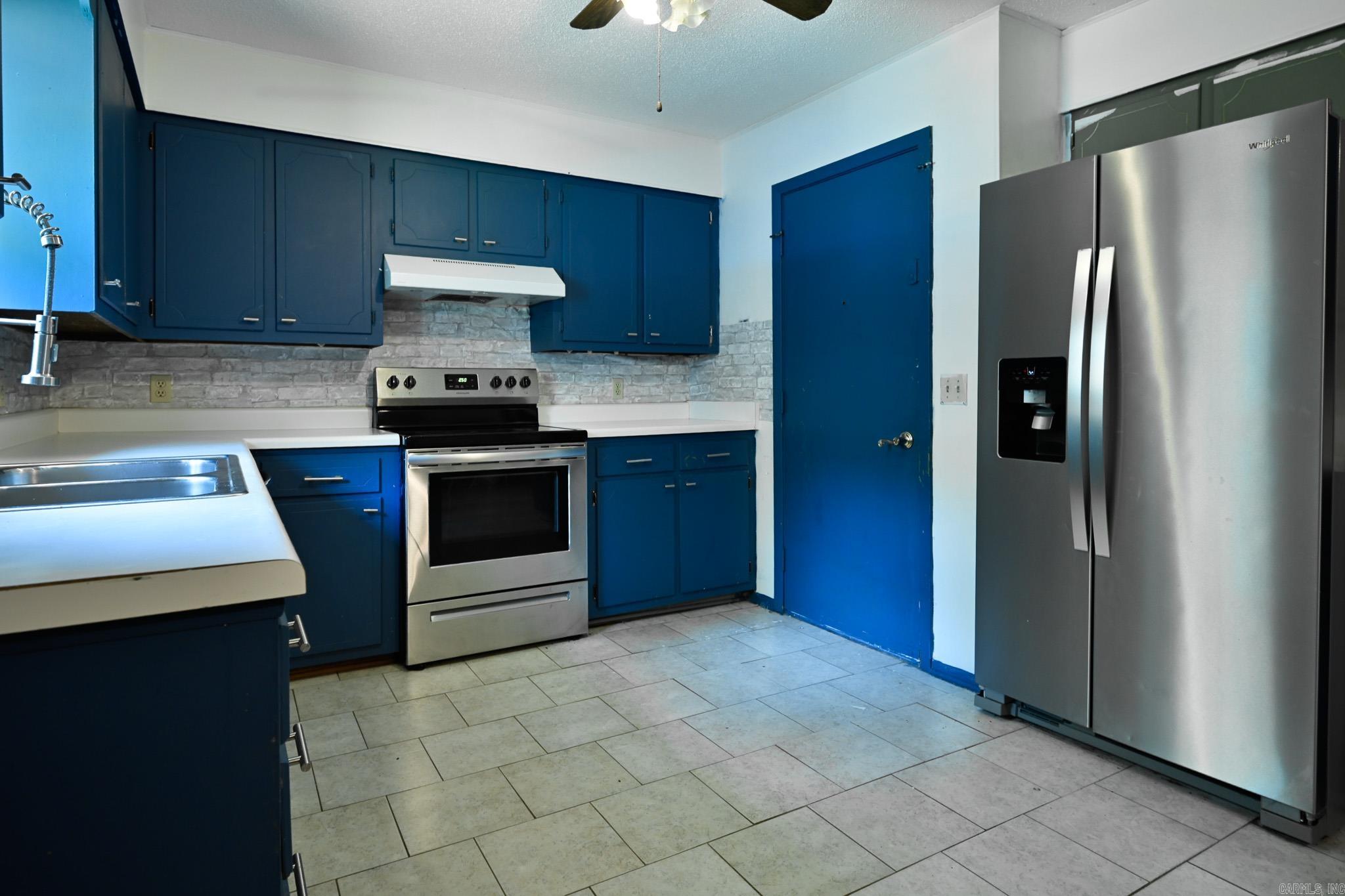 Halls Second - Residential