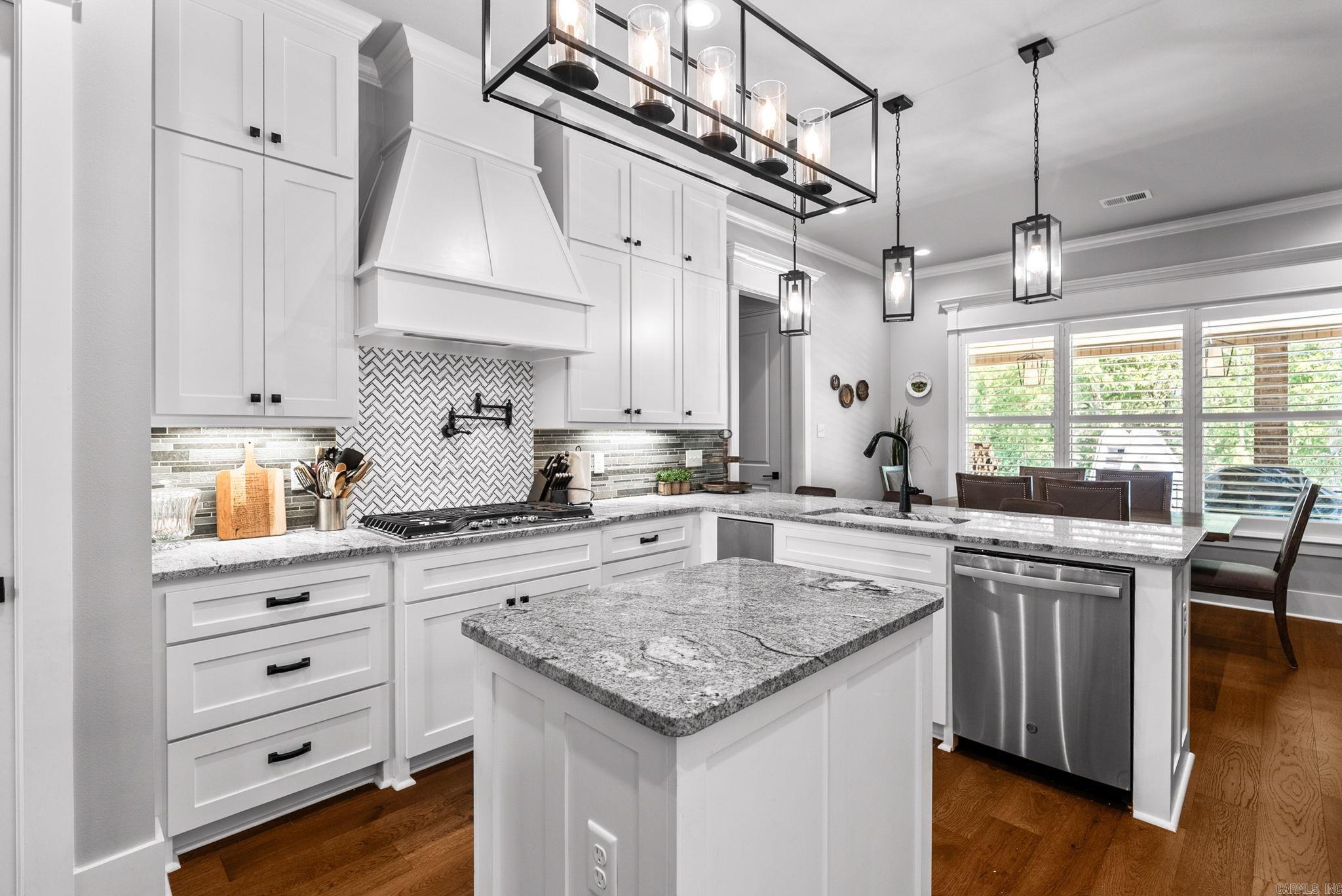 WELLINGTON PLACE - Residential
