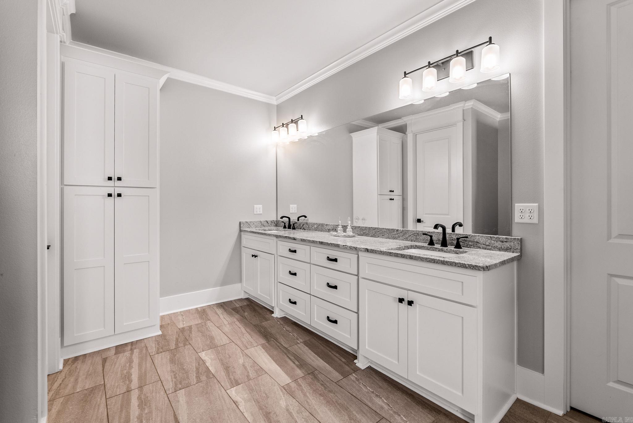 WELLINGTON PLACE - Residential