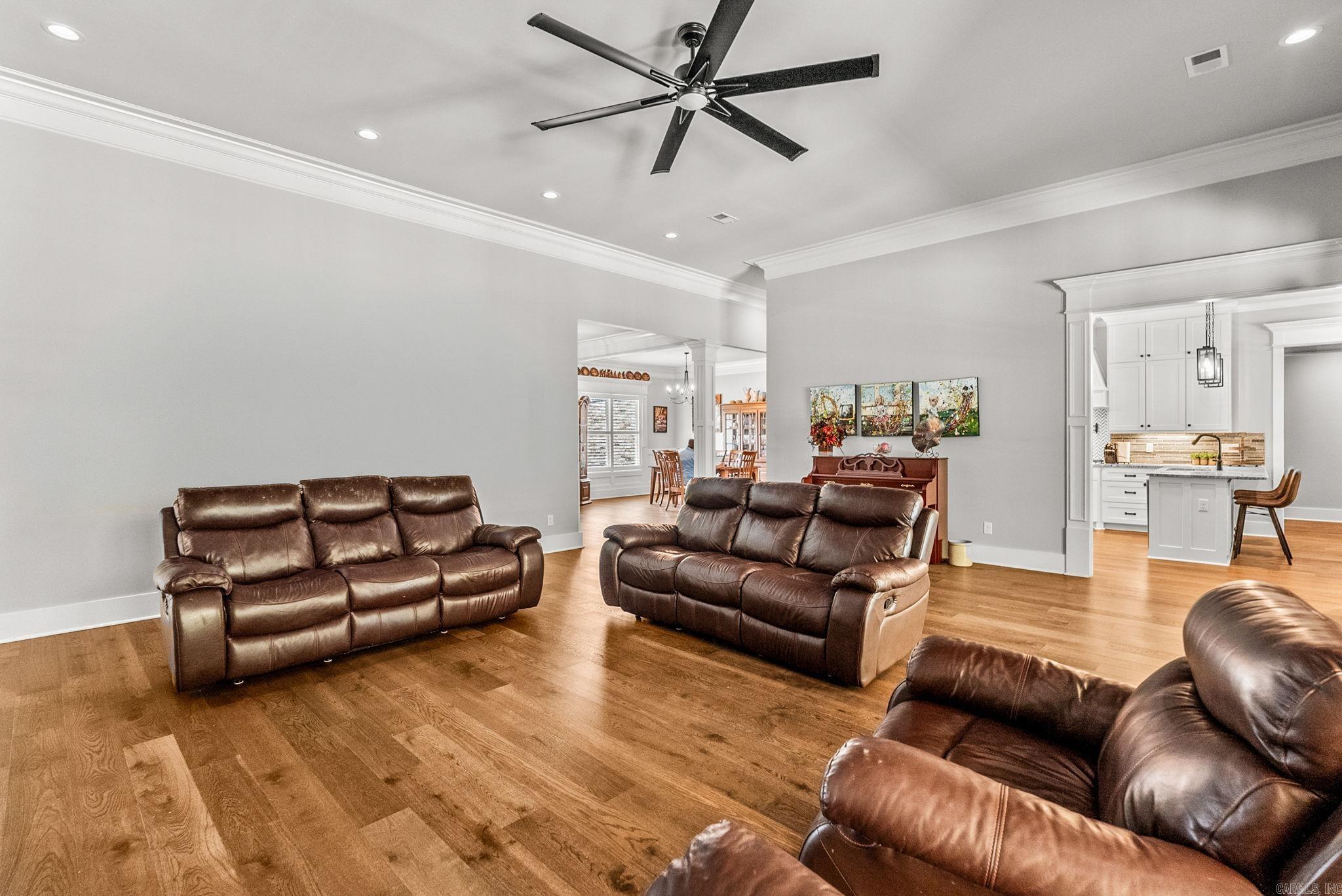 WELLINGTON PLACE - Residential