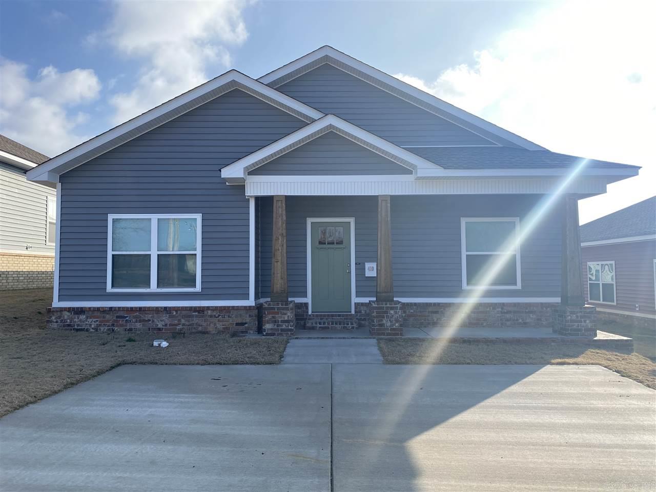 Check out this adorable craftsman bungalow in downtown benton. Spacious master.  Granite countertops. Tons of storage. Move in ready June 1st!