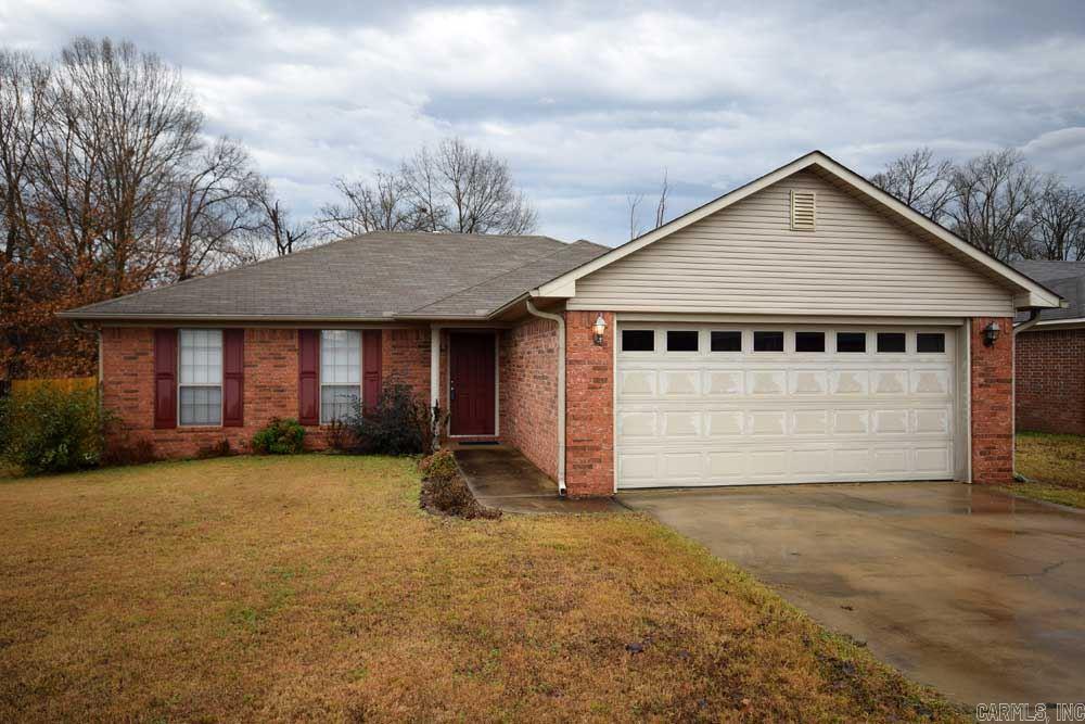 Charming 3 bed 2 bath home in Victoria Park with fully fenced back yard, new paint and new bamboo wood floors in living area, hall and bedrooms.  No carpet. Open living room and kitchen floor plan. Very clean and move in ready!  Schedule your showing today!
