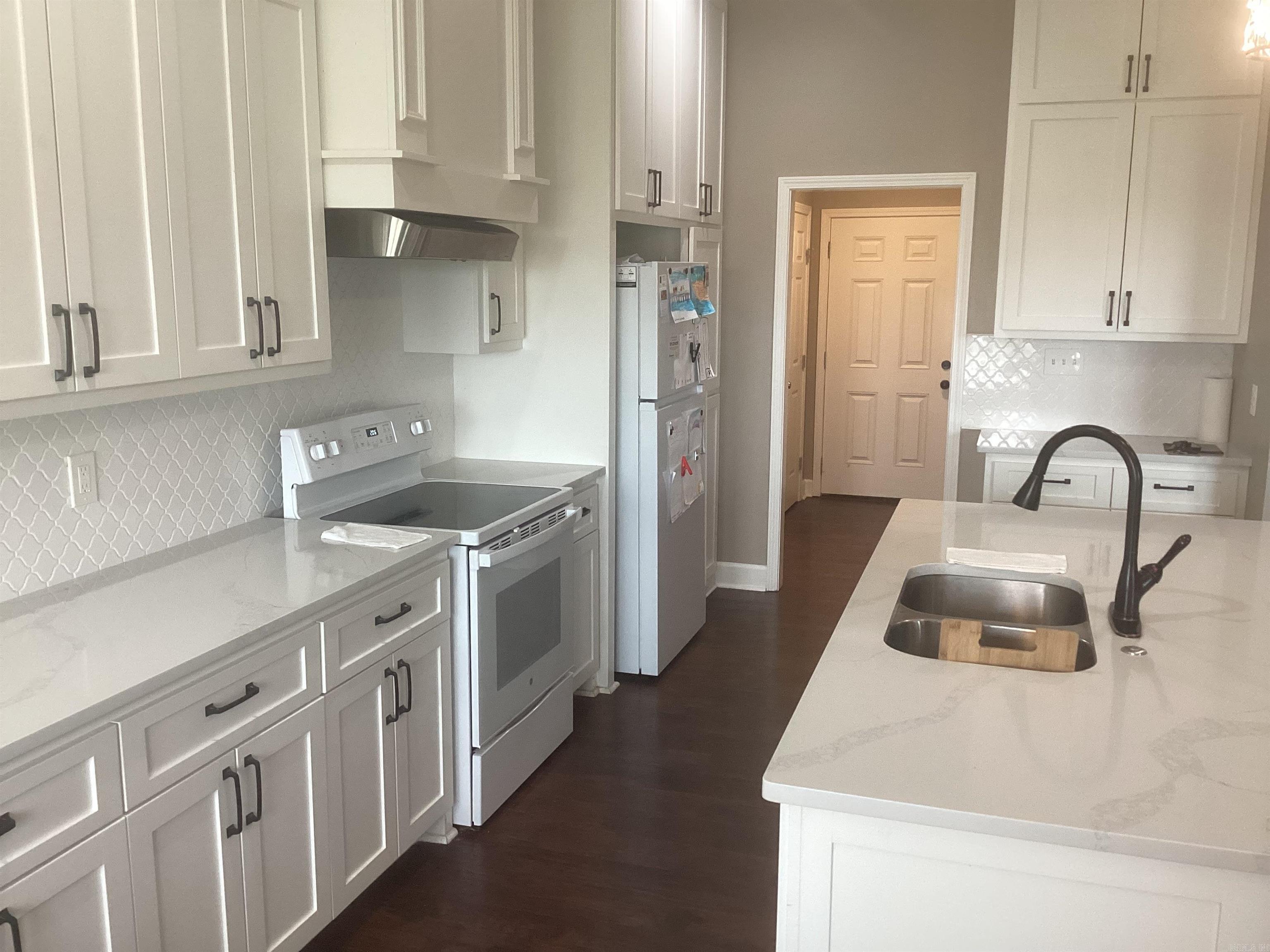 FULLER ESTATES - Residential
