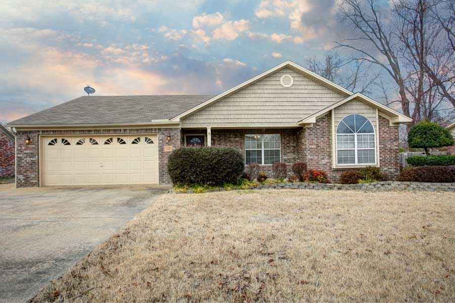 Beautiful, light, bright 1 owner home!  GREAT updates! Inviting open kitchen w/ light & bright bay window w/ New appliances, fixtures & hardware in kitchen in 2013. Fantastic family room w/ vaulted ceiling and awesome fireplace. Fresh paint throughout! HVAC 2012.  Roof 2009. HWH 2003. DW 2012. All new exterior 4 years.  All beds large! New bath tile, lights, toilets & fixtures 2014. Very spacious master w/ updated ensuite bath -double sinks, jetted tub, his&her closets. New entry wood floor. 2 car garage!