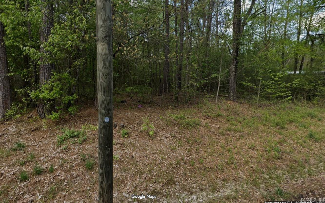 Enjoy life on this acre and a half . Perfect to build your new home in the Hensley area.