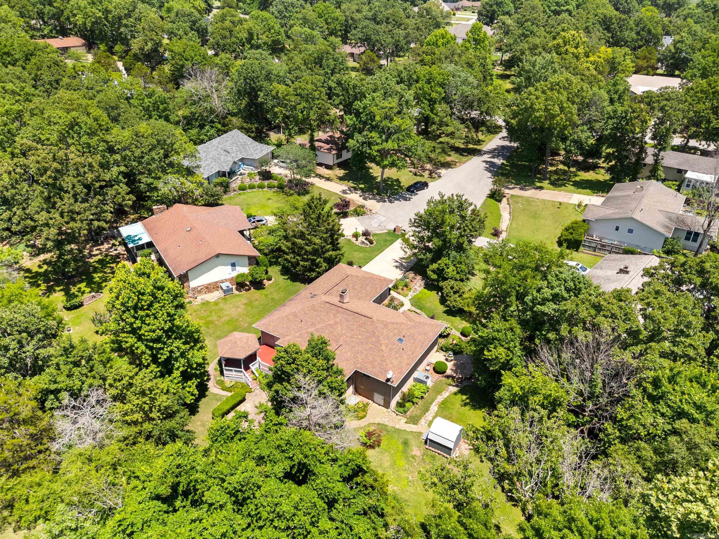VILLAGE GREEN - Residential