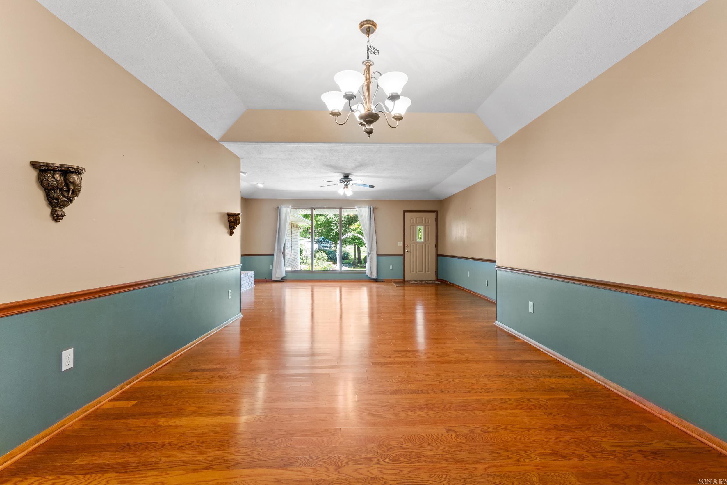 VILLAGE GREEN - Residential