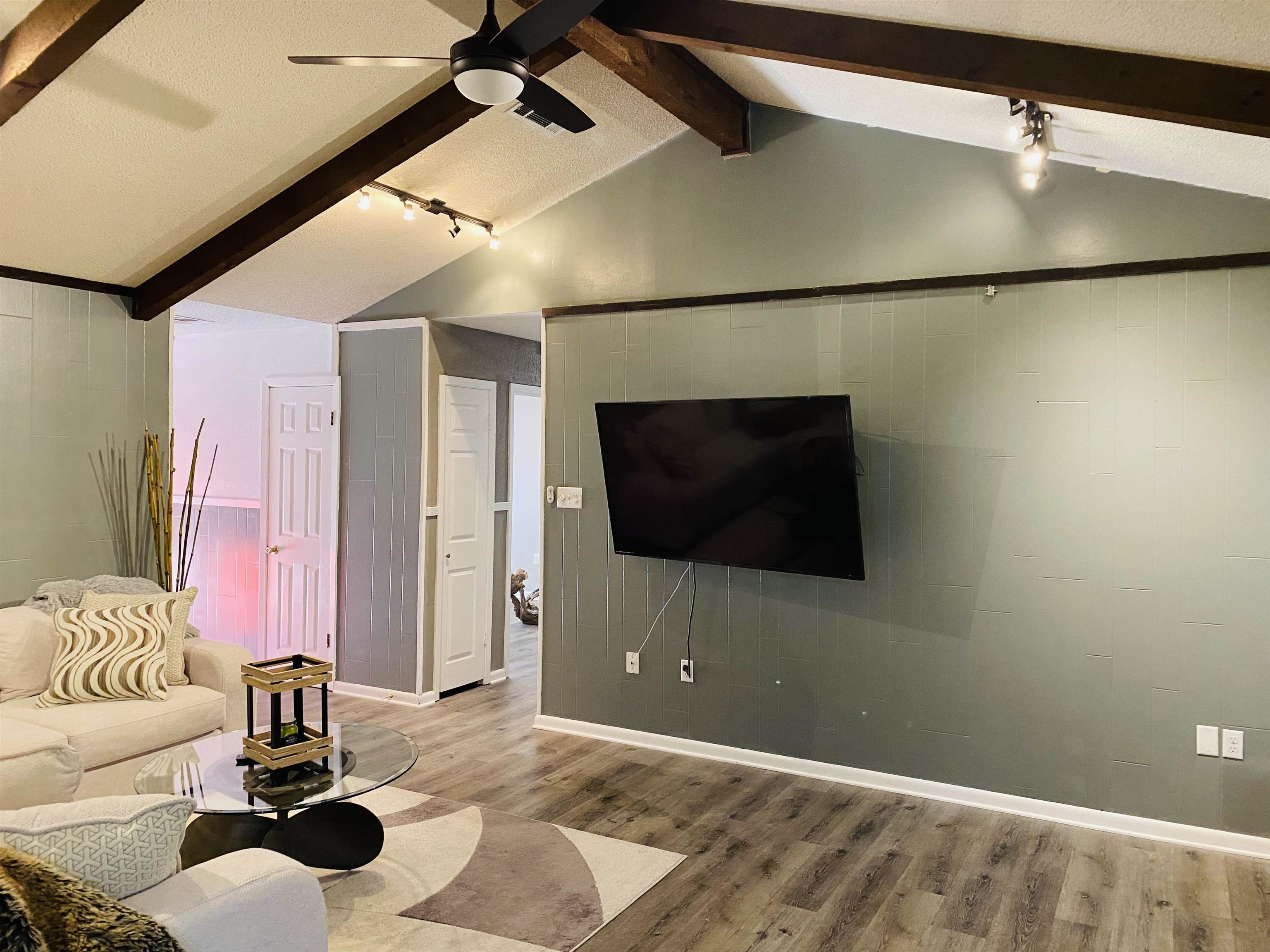 SMOKING OAKS ADD - Residential