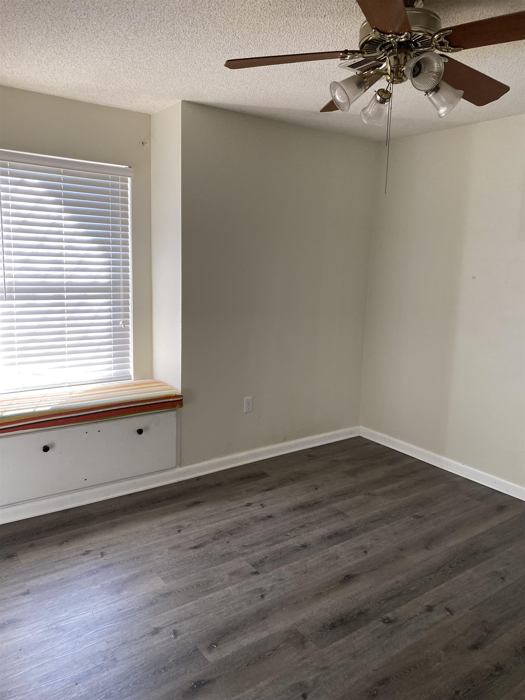SMOKING OAKS ADD - Residential