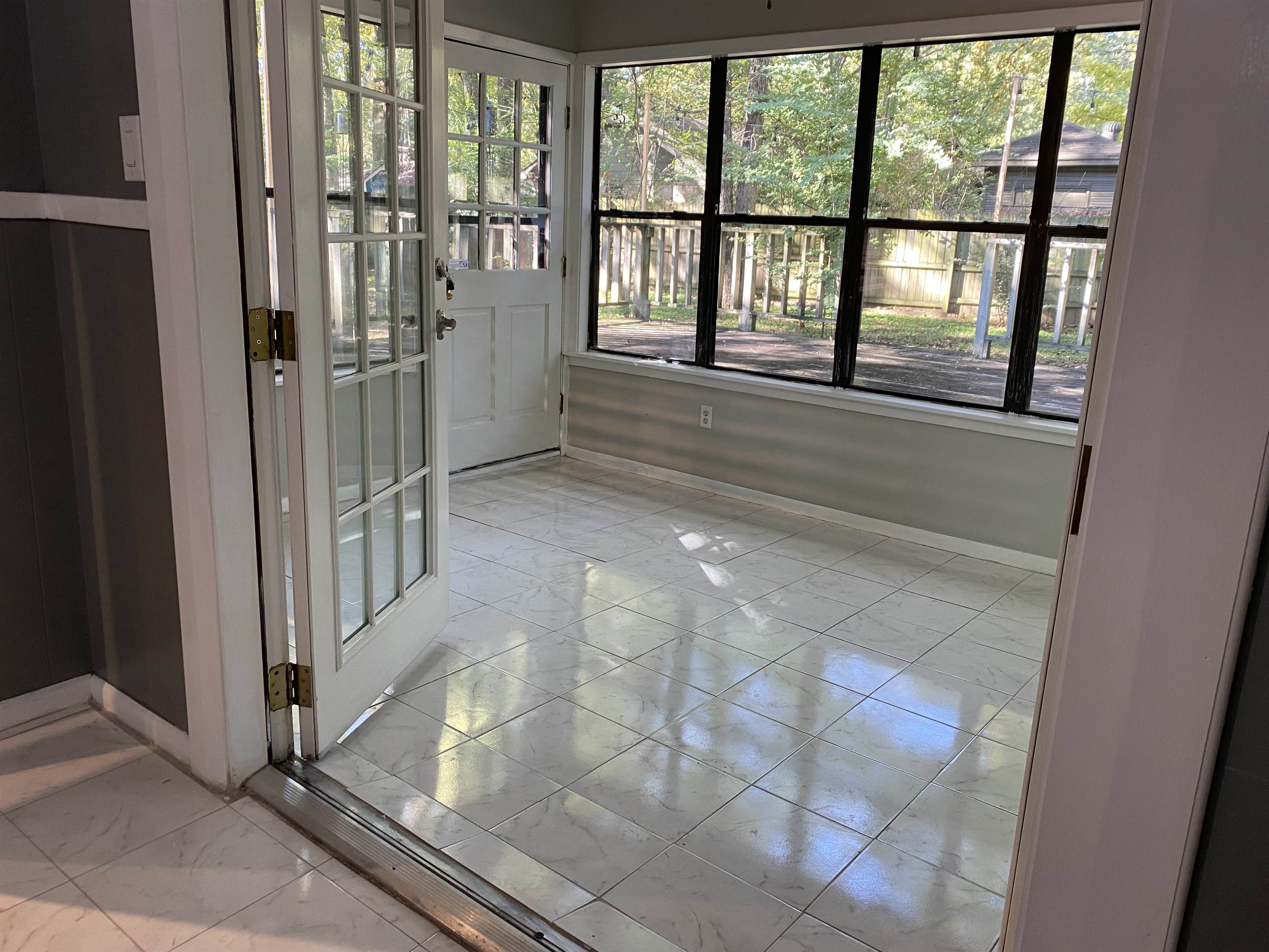 SMOKING OAKS ADD - Residential