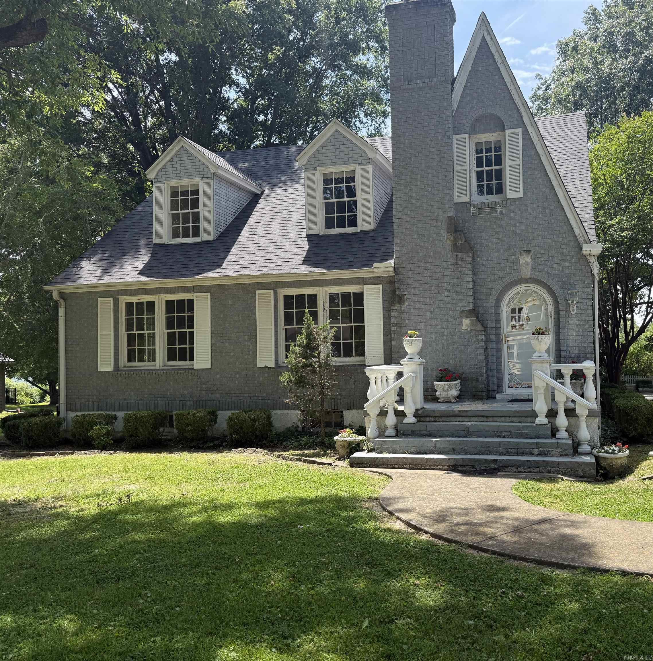 HOLIFIELD - Residential