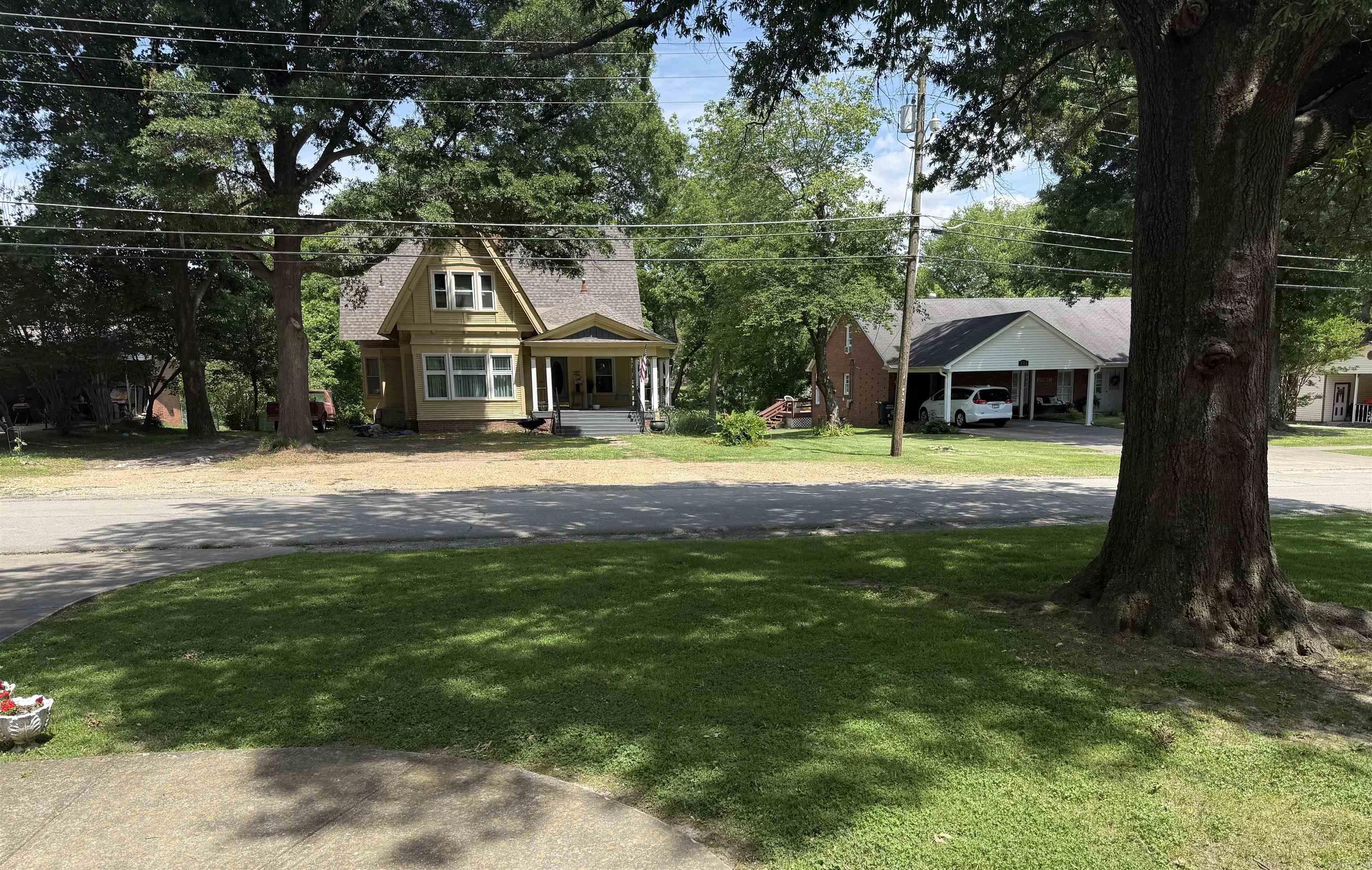 HOLIFIELD - Residential