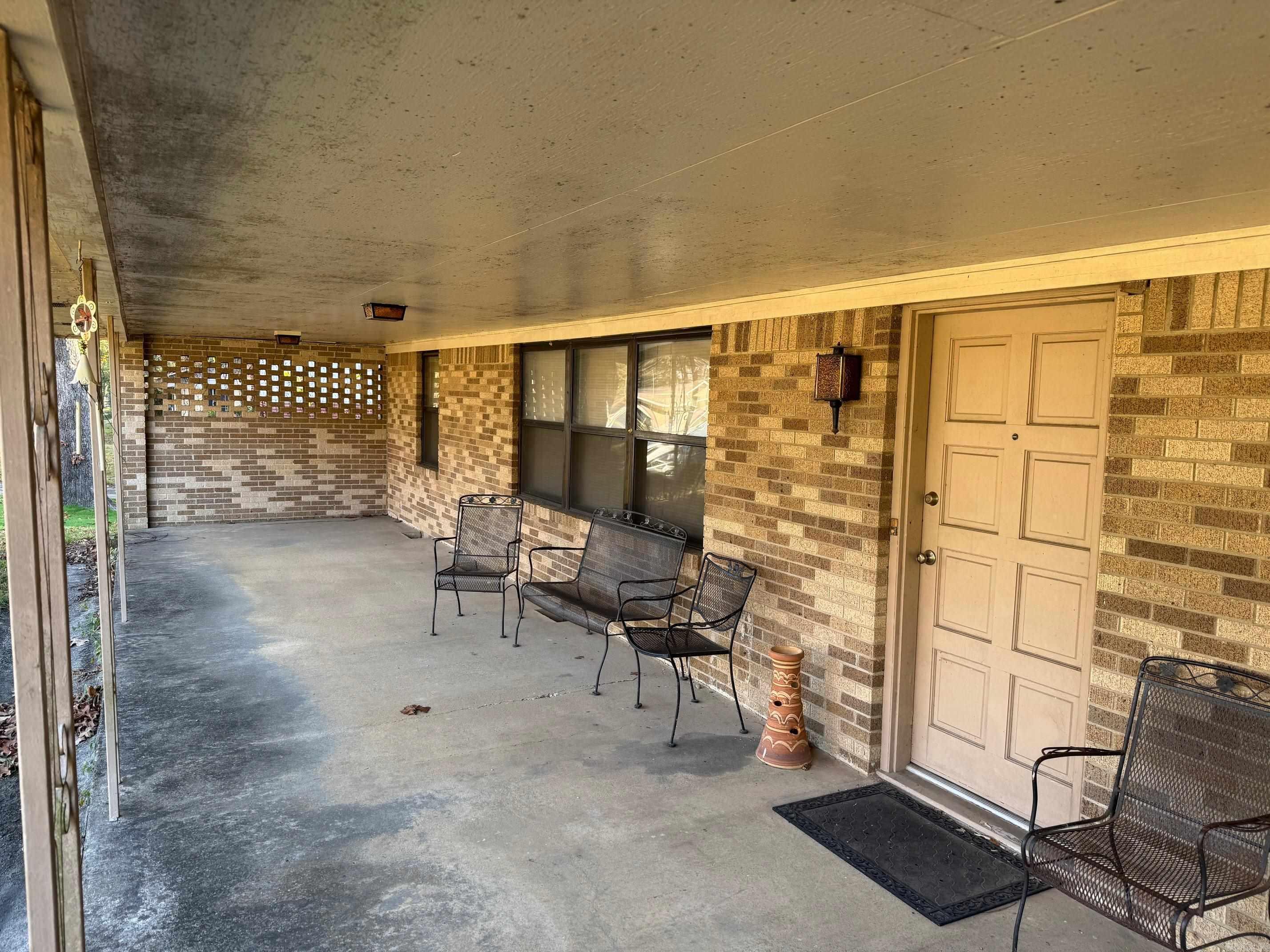 All brick home in the heart of Hot Springs! Just a couple minutes to shopping, doctors and Oaklawn track. 3 bedroom, 3 bath with enough space to rearrange layout if preferred. Large lot approximately a half acre lends to the private setting in the middle of town. 2450 Square footage is sellers measurement as the county does not appear to include the full bath and downstairs area. Feel free to measure.