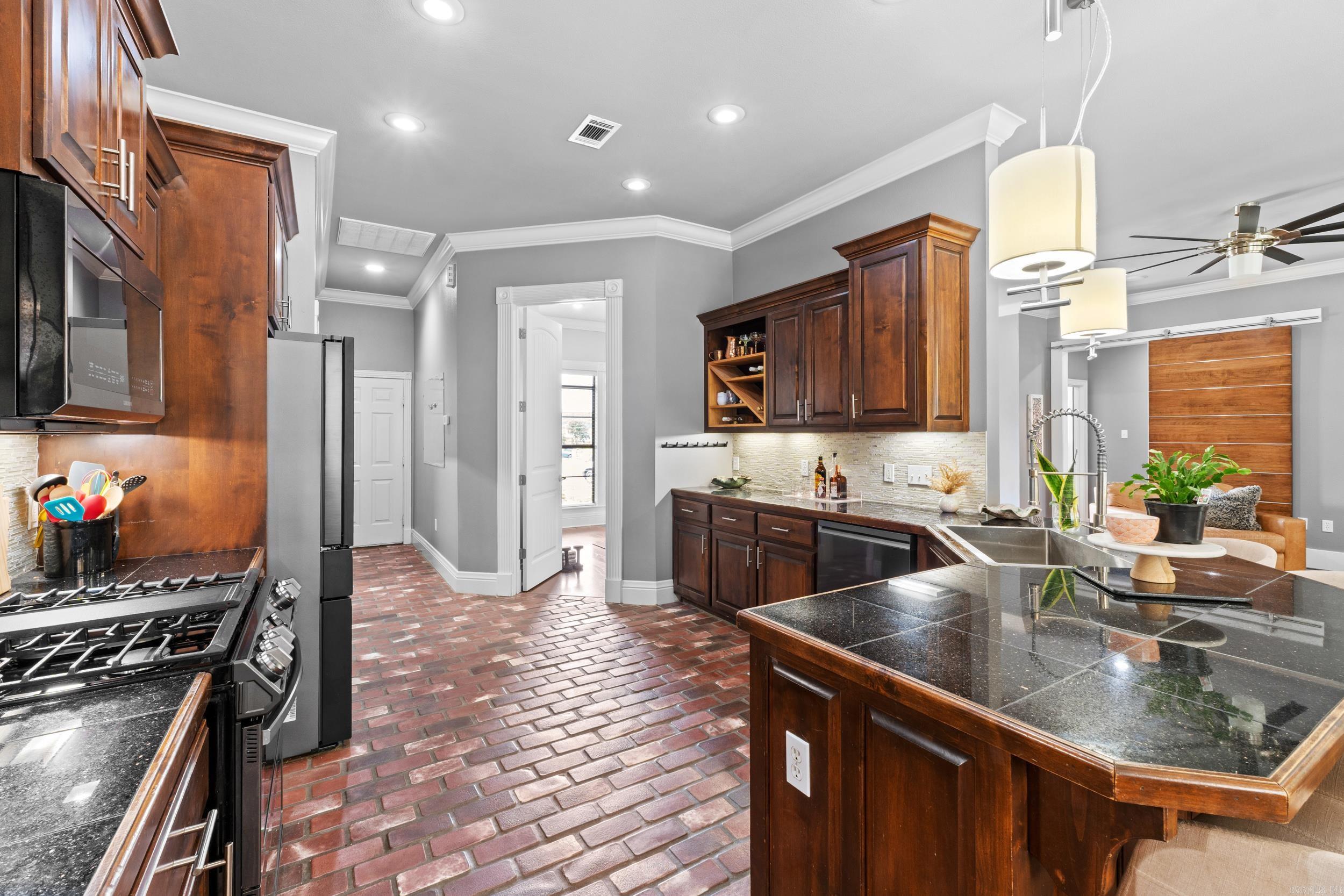 CHESTNUT MEADOWS - Residential