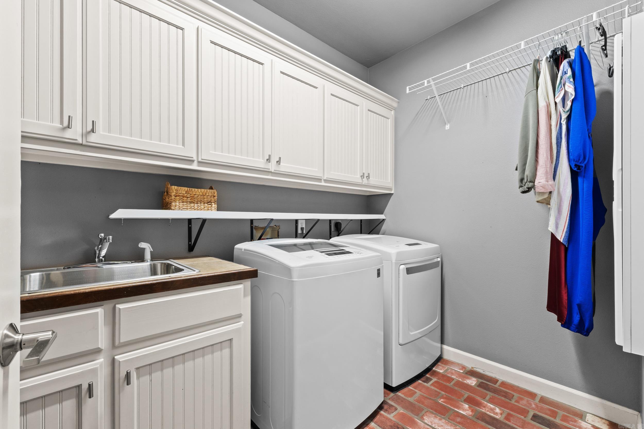 CHESTNUT MEADOWS - Residential