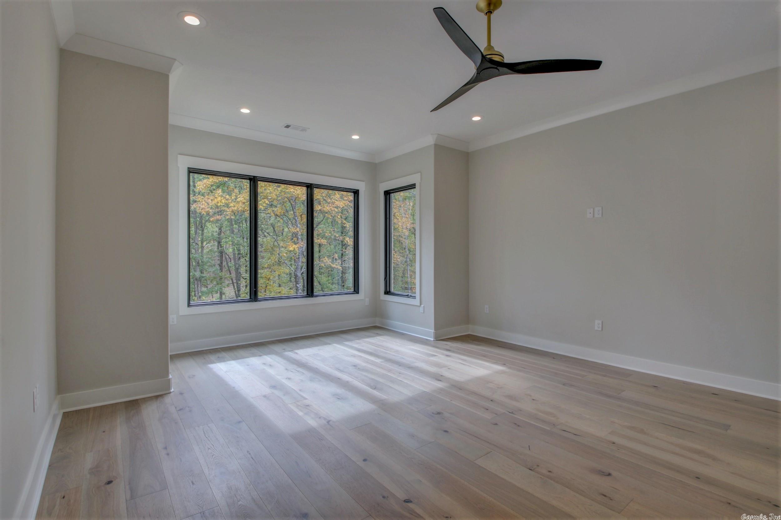 WOODLANDS EDGE - Residential