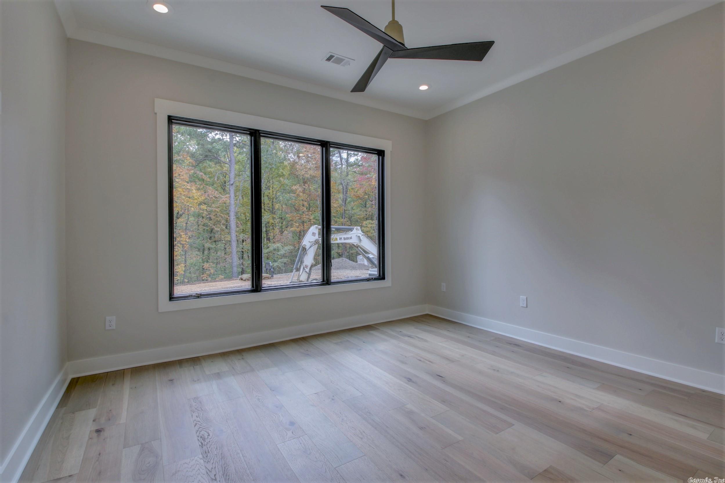 WOODLANDS EDGE - Residential
