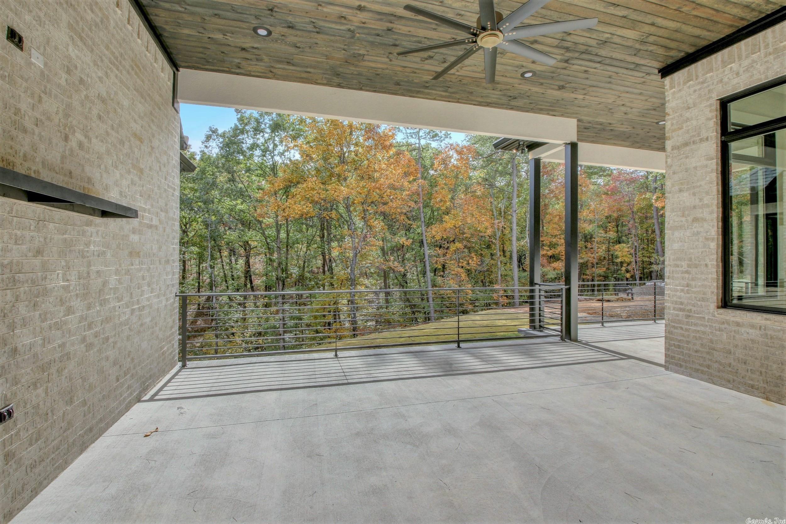 WOODLANDS EDGE - Residential