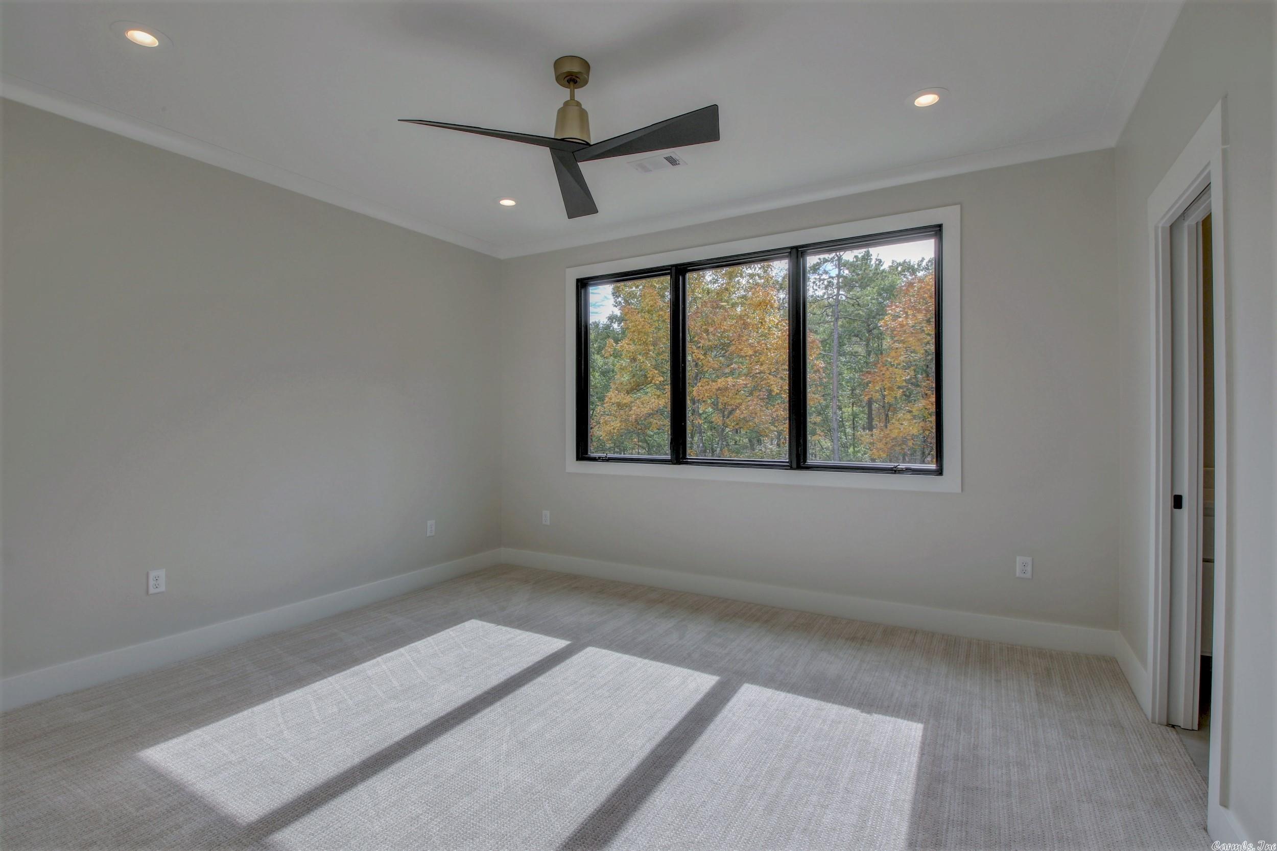 WOODLANDS EDGE - Residential
