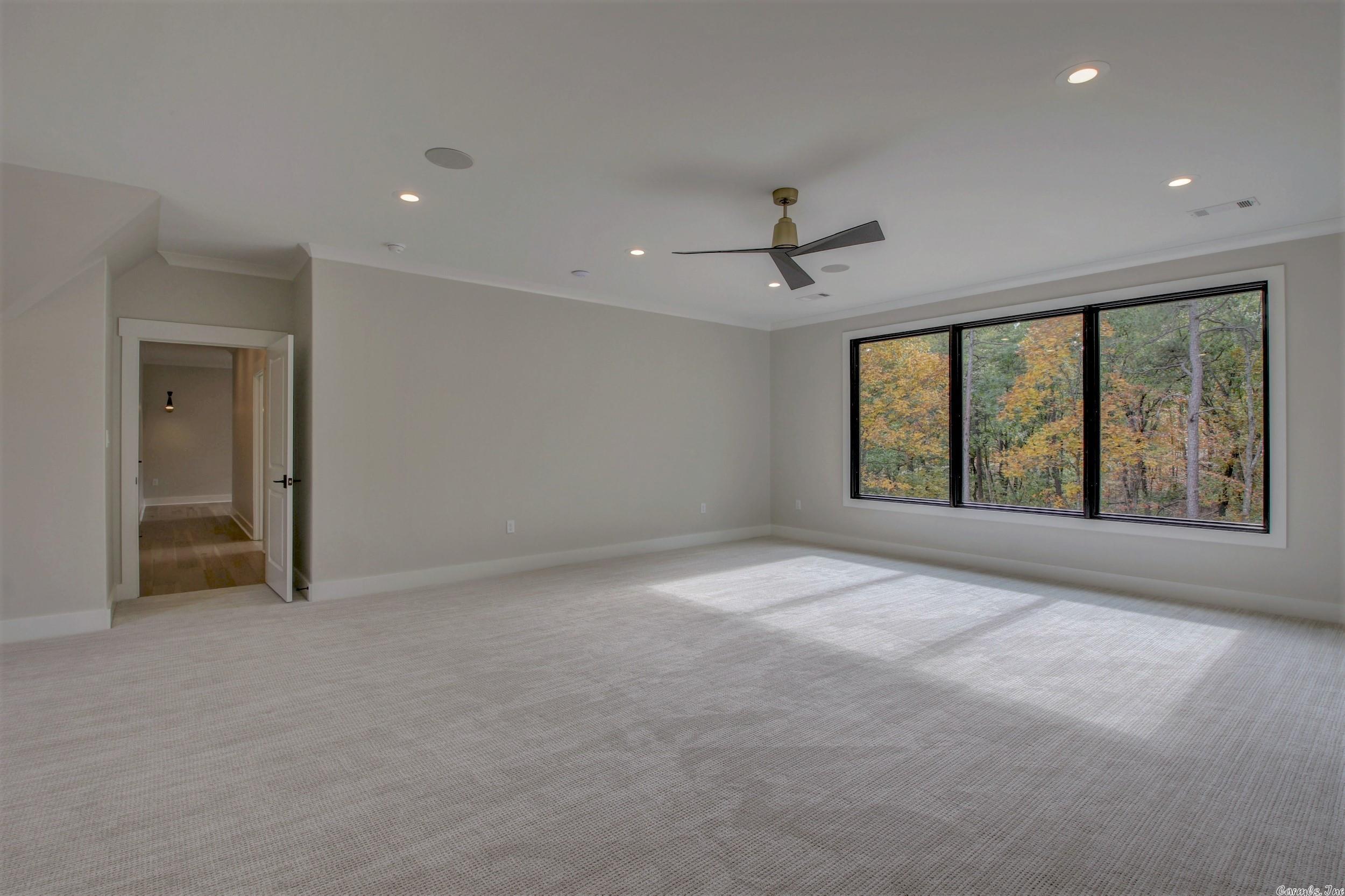 WOODLANDS EDGE - Residential