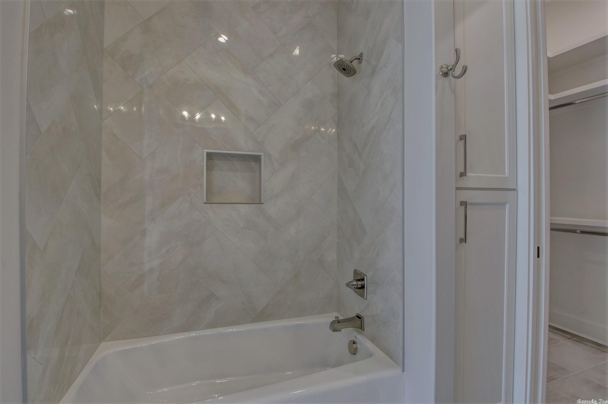 WOODLANDS EDGE - Residential