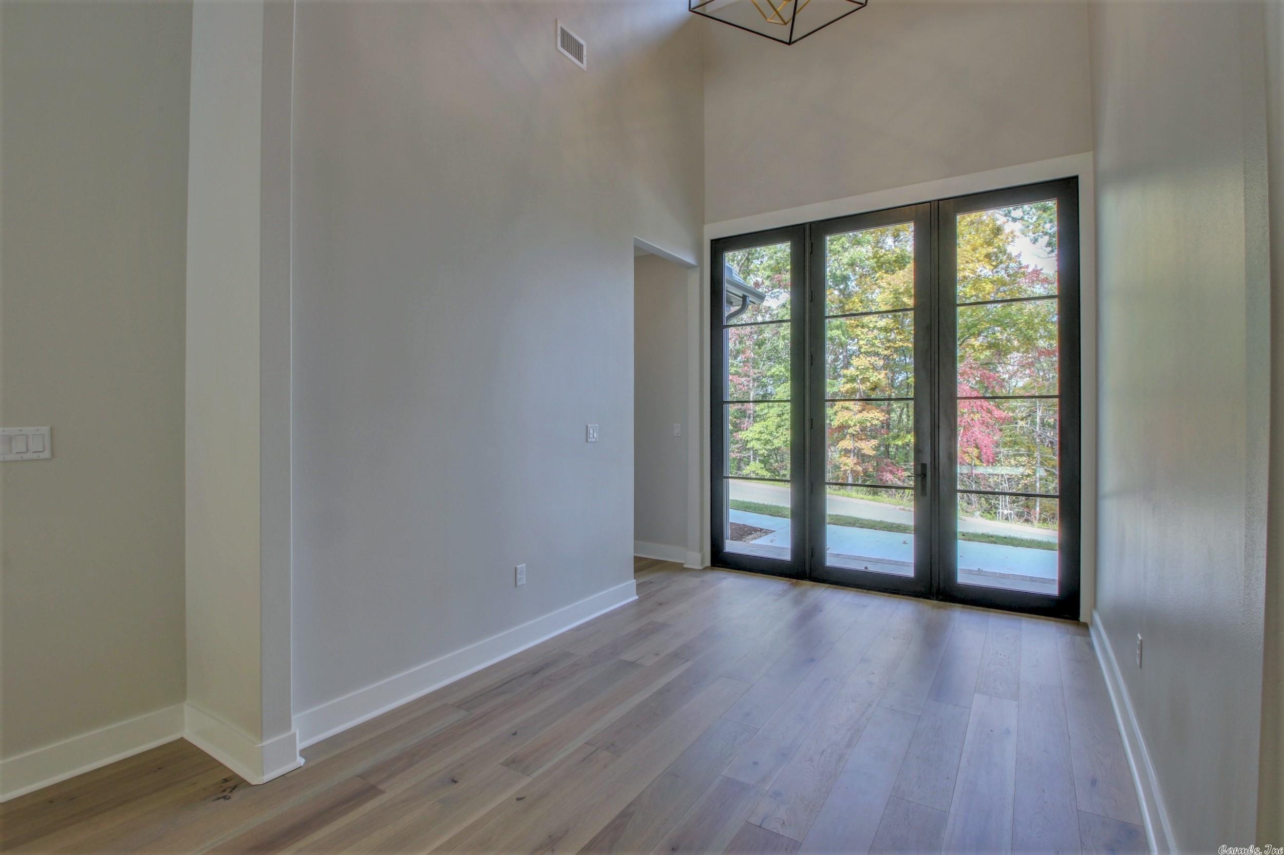WOODLANDS EDGE - Residential