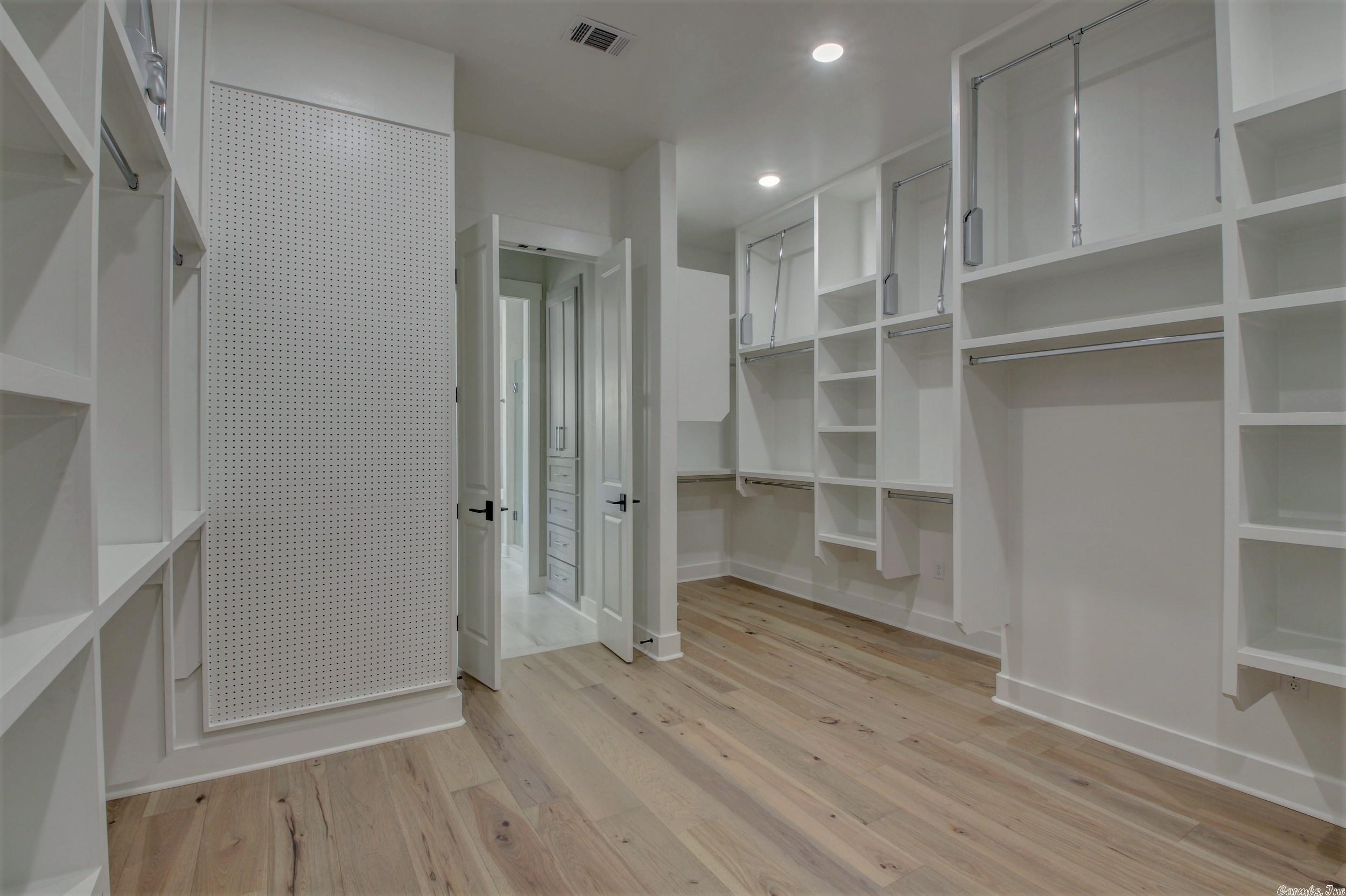 WOODLANDS EDGE - Residential