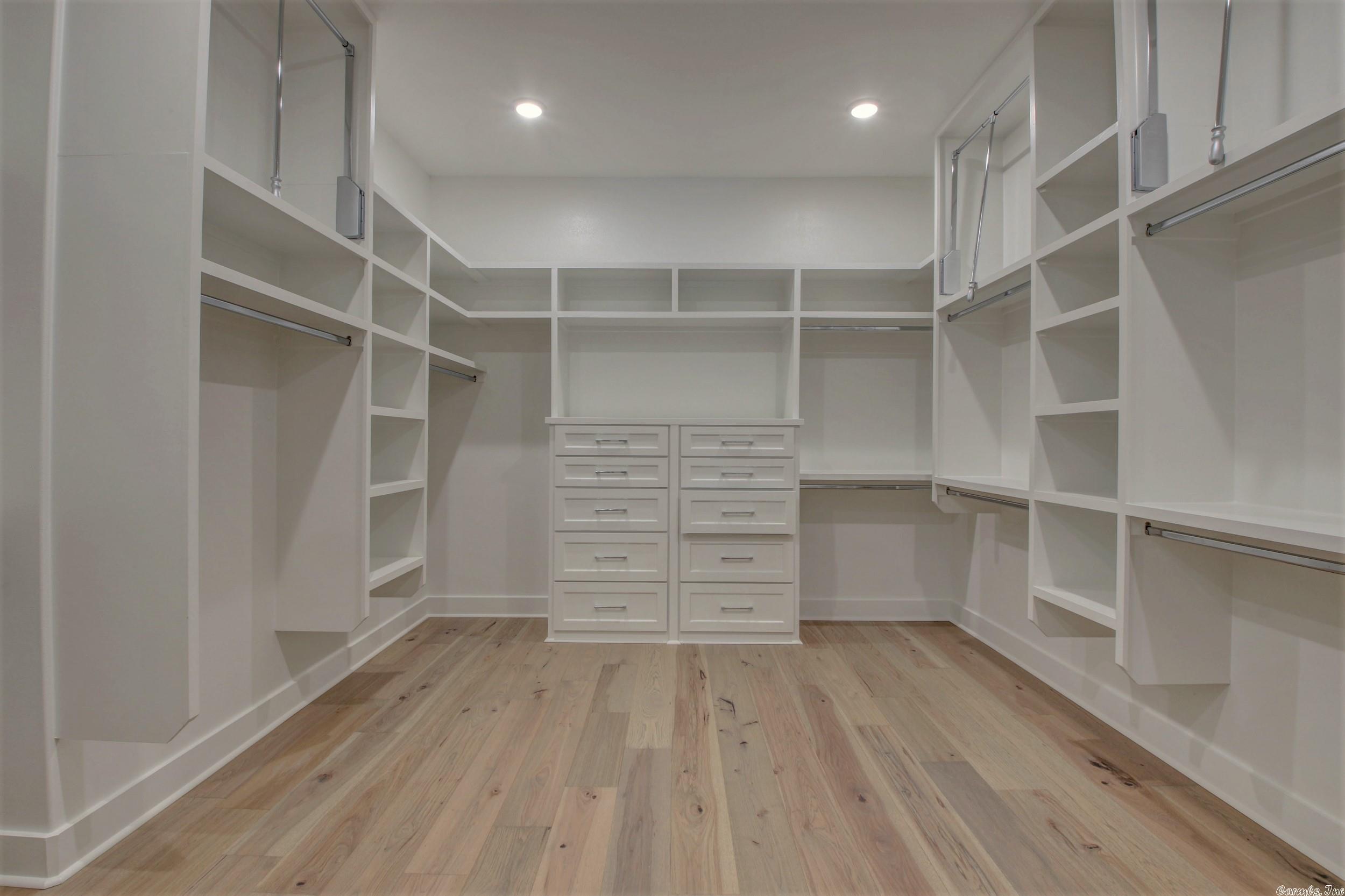 WOODLANDS EDGE - Residential