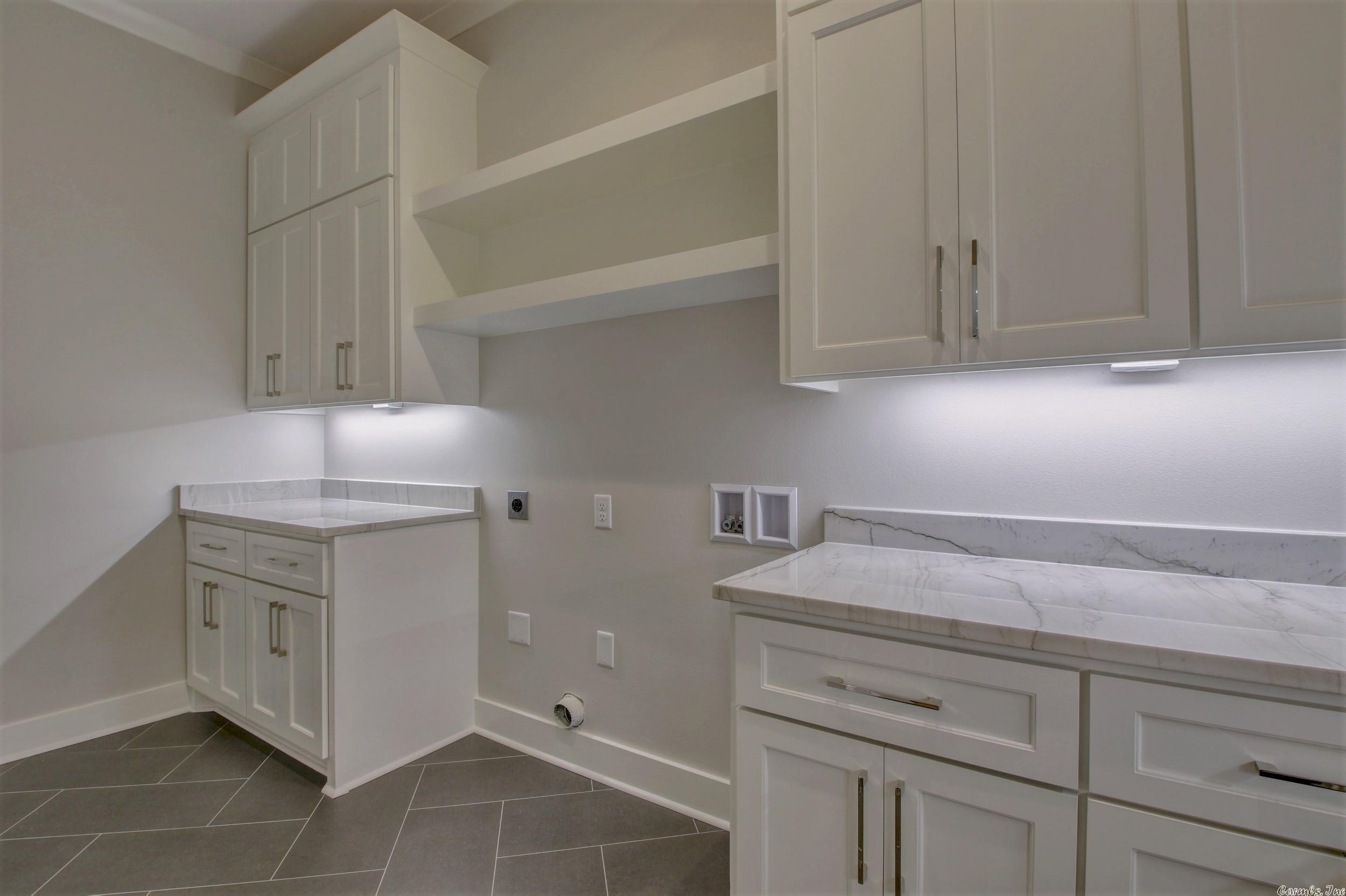 WOODLANDS EDGE - Residential